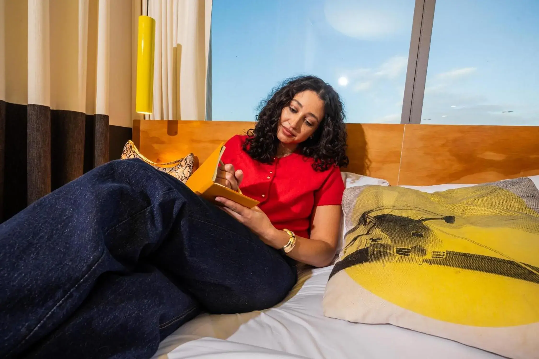 King Room with Airport Runway View in Atura Adelaide Airport King Room with Airport Runway View in Atura Adelaide Airport