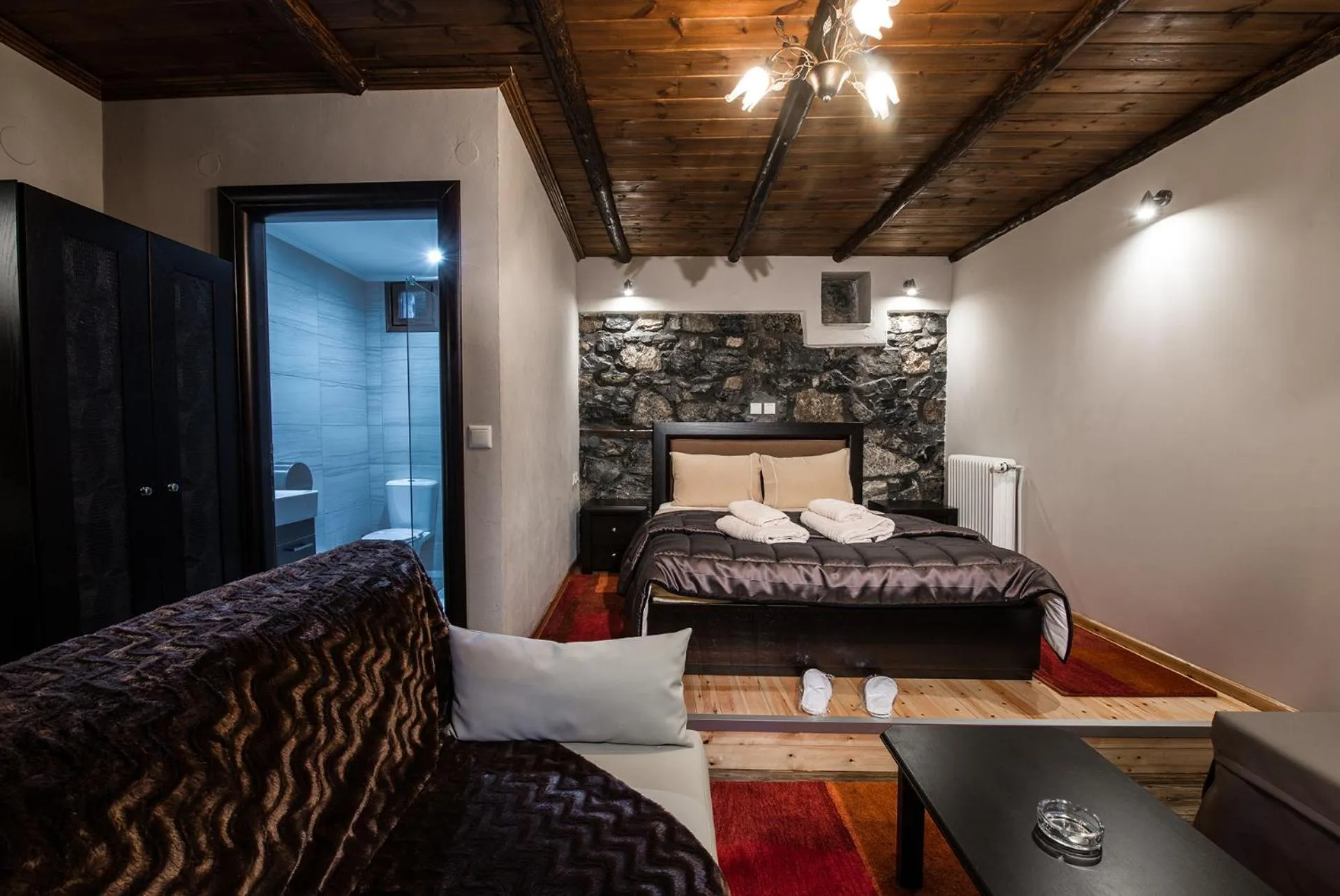 Photo of the whole room, Bed in Hotels Voras