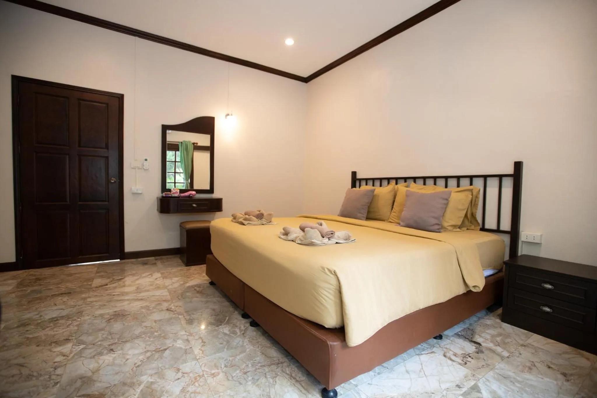 Bedroom, Bed in Diamond Hill Resort
