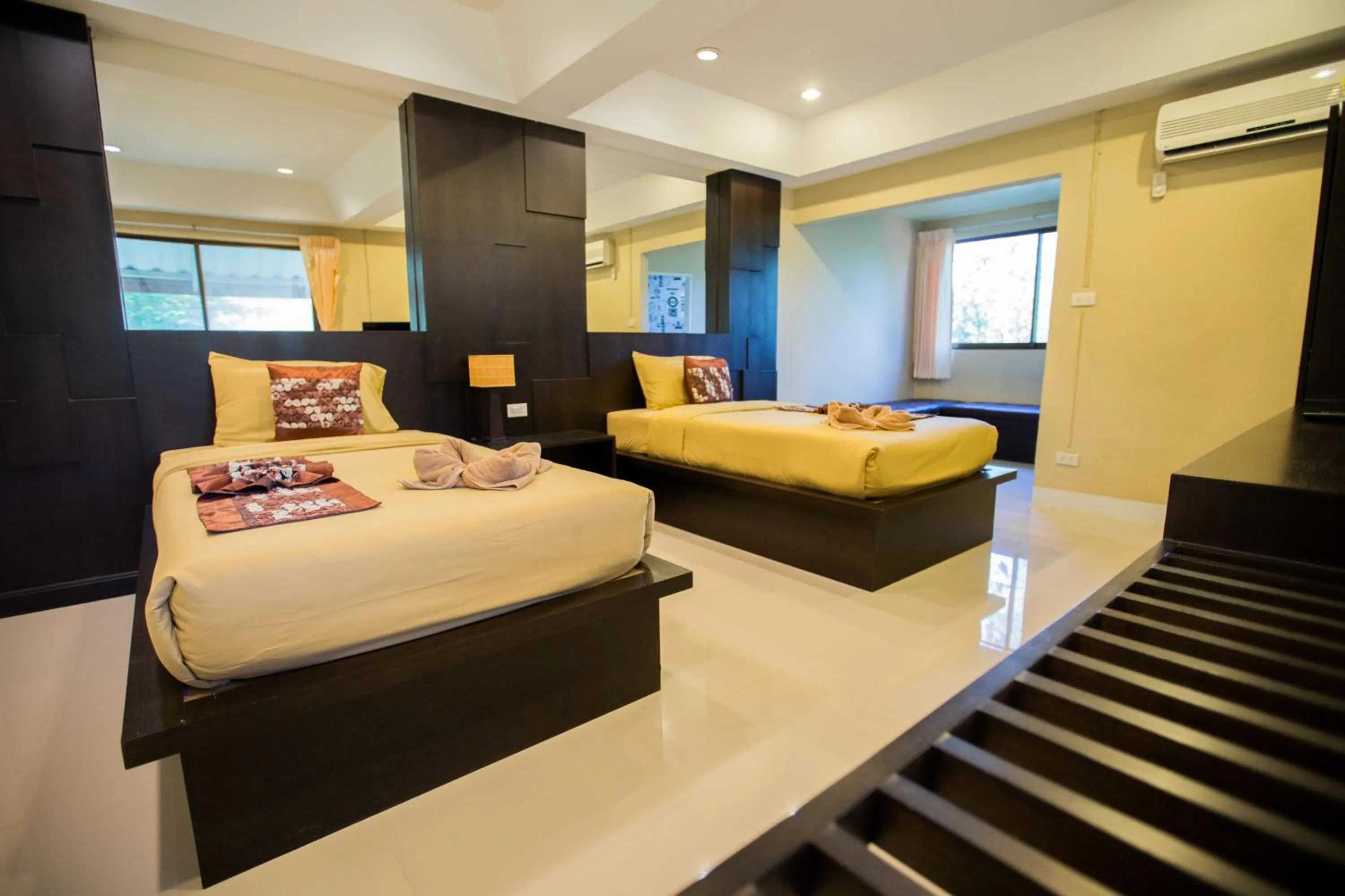 Photo of the whole room, Bed in Diamond Hill Resort