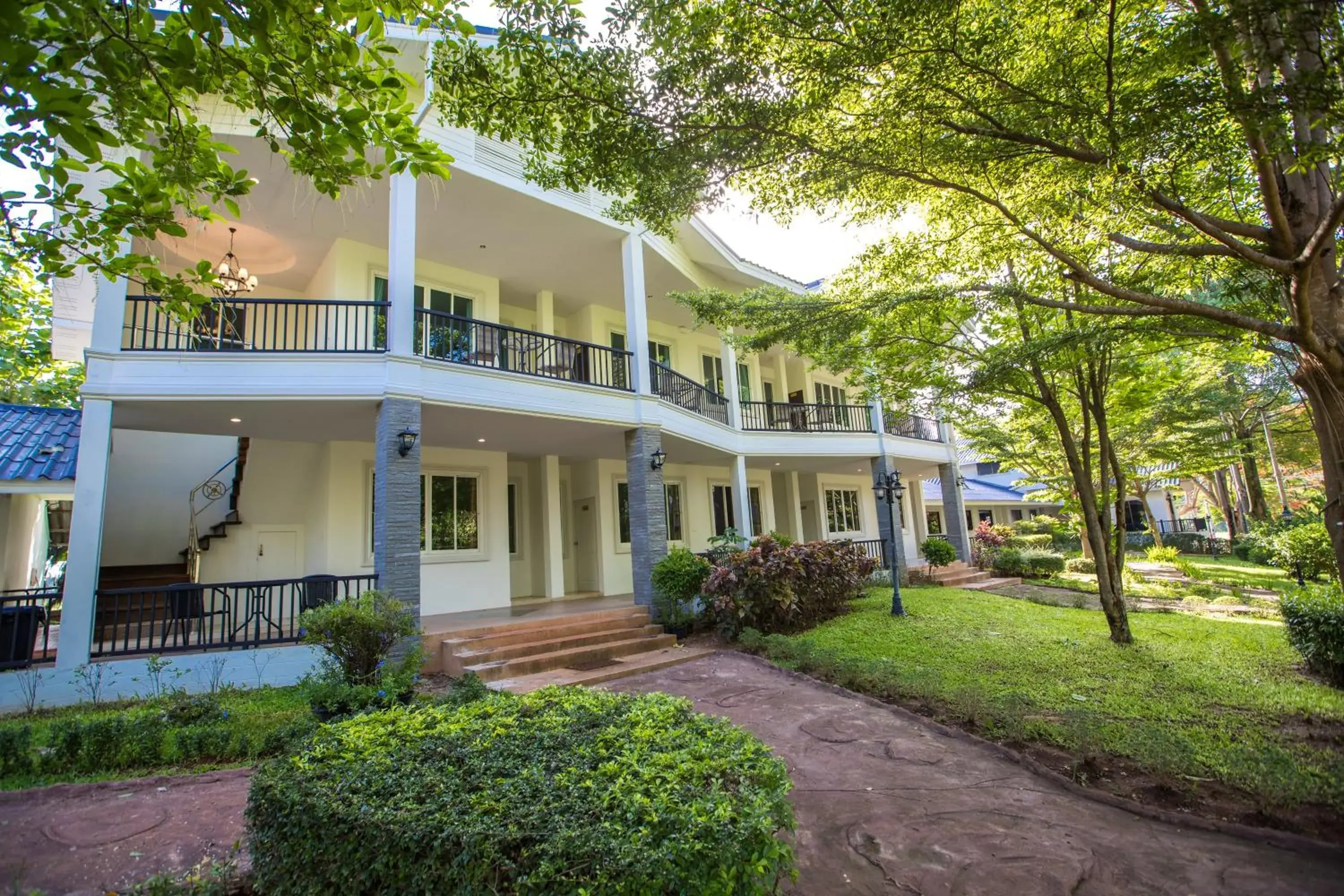 Property building in Diamond Hill Resort Property building in Diamond Hill Resort