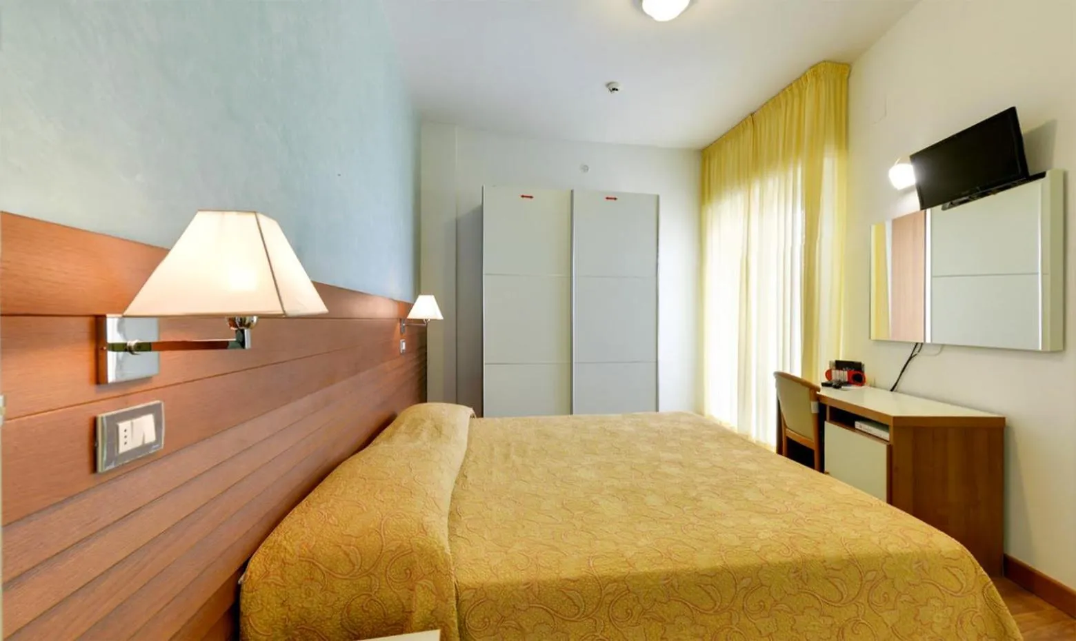 Toilet, Bed in Hotel Margareth