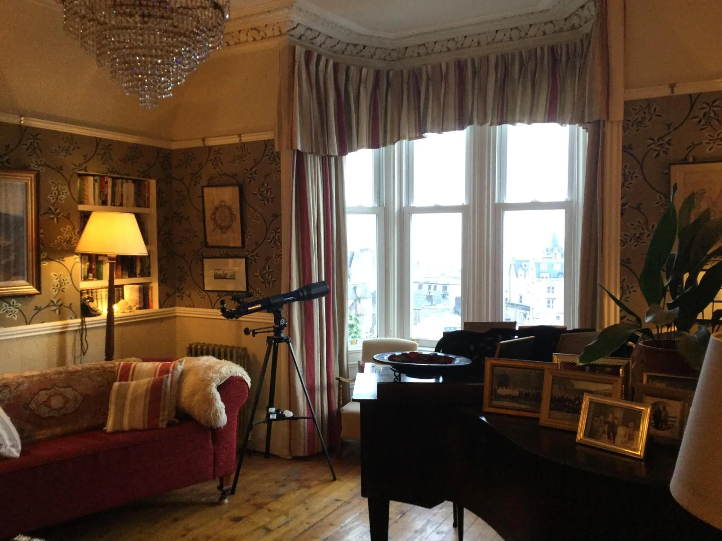 Living room in Blair Villa South