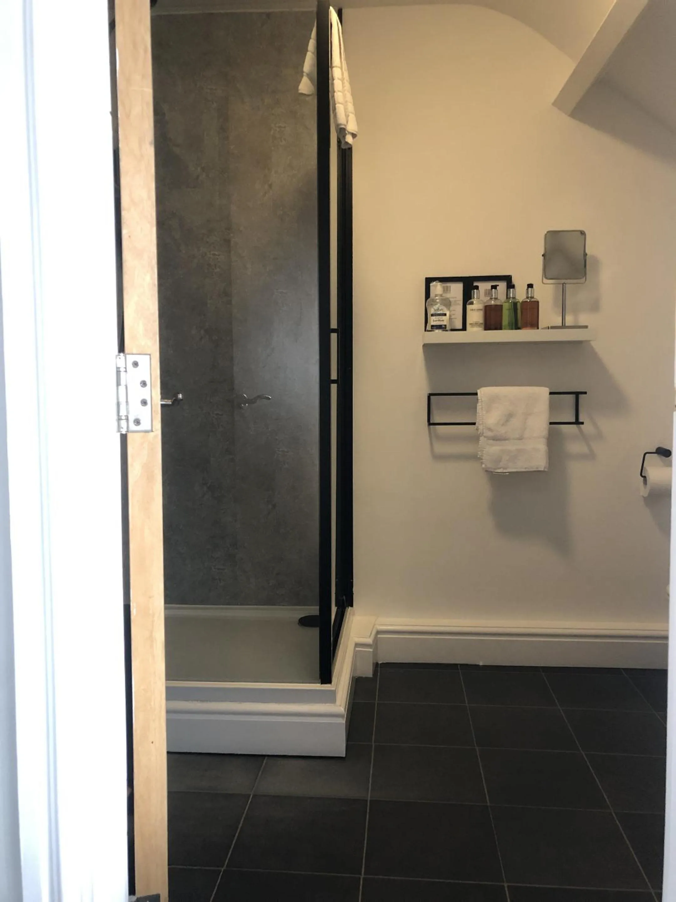 Bathroom in The Metropolitan Guest House