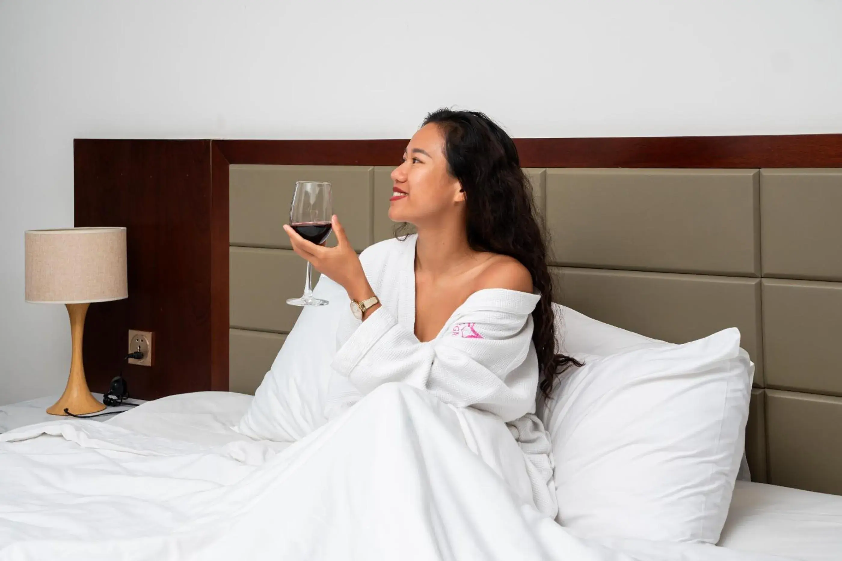 wardrobe, Bed in Aria Grand Hotel & Spa wardrobe, Bed in Aria Grand Hotel & Spa