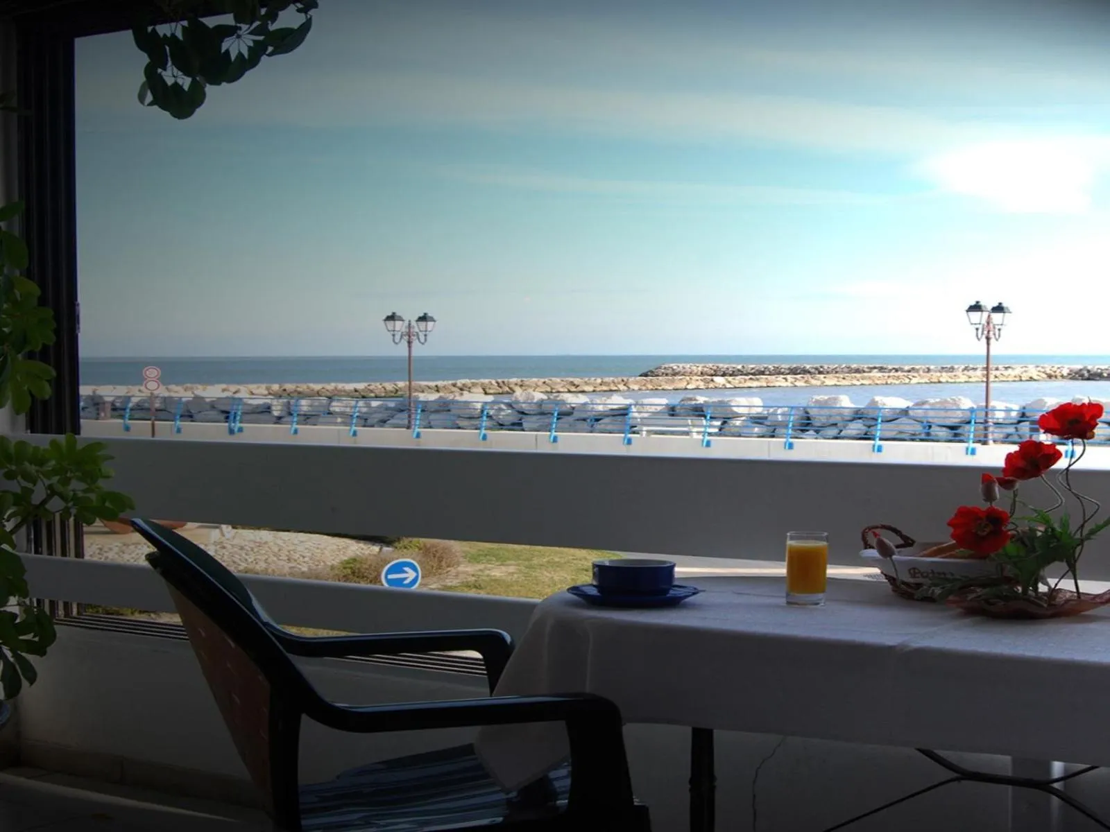 Balcony/Terrace in Le Dauphin Bleu