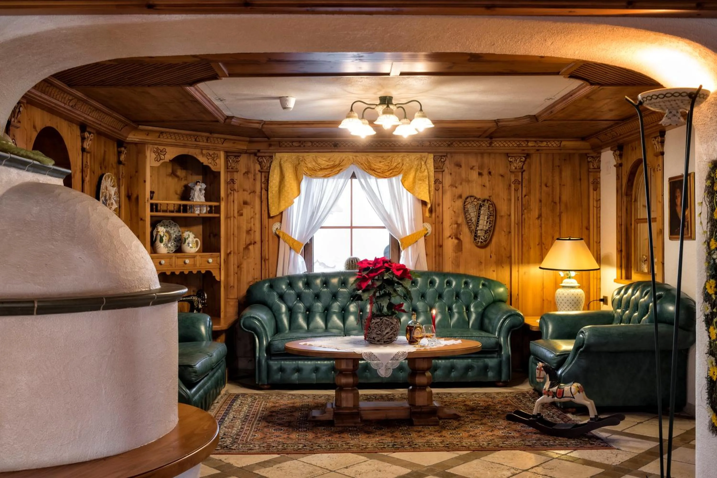 Communal lounge/ TV room in Hotel Brunella