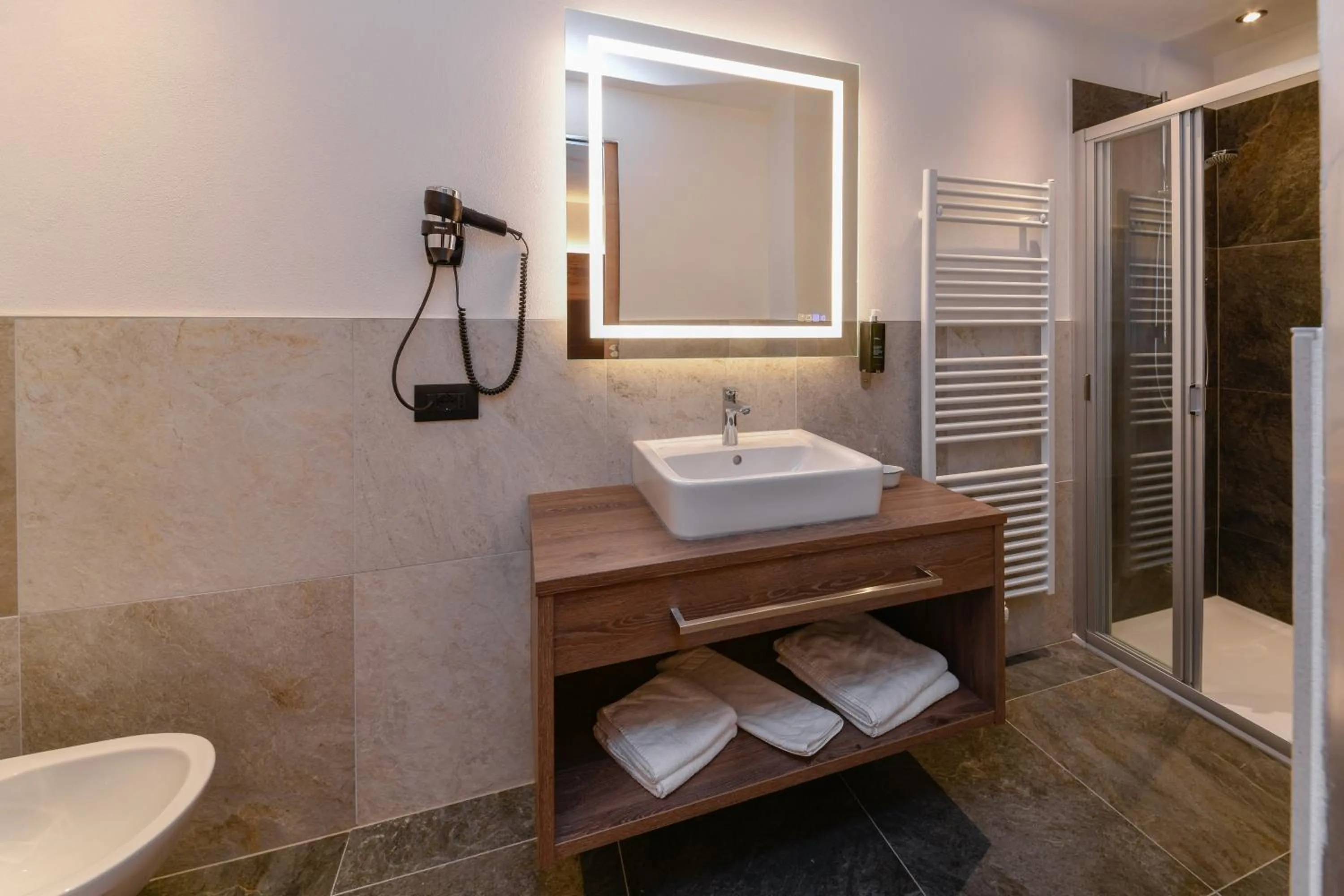 Shower in Hotel Brunella