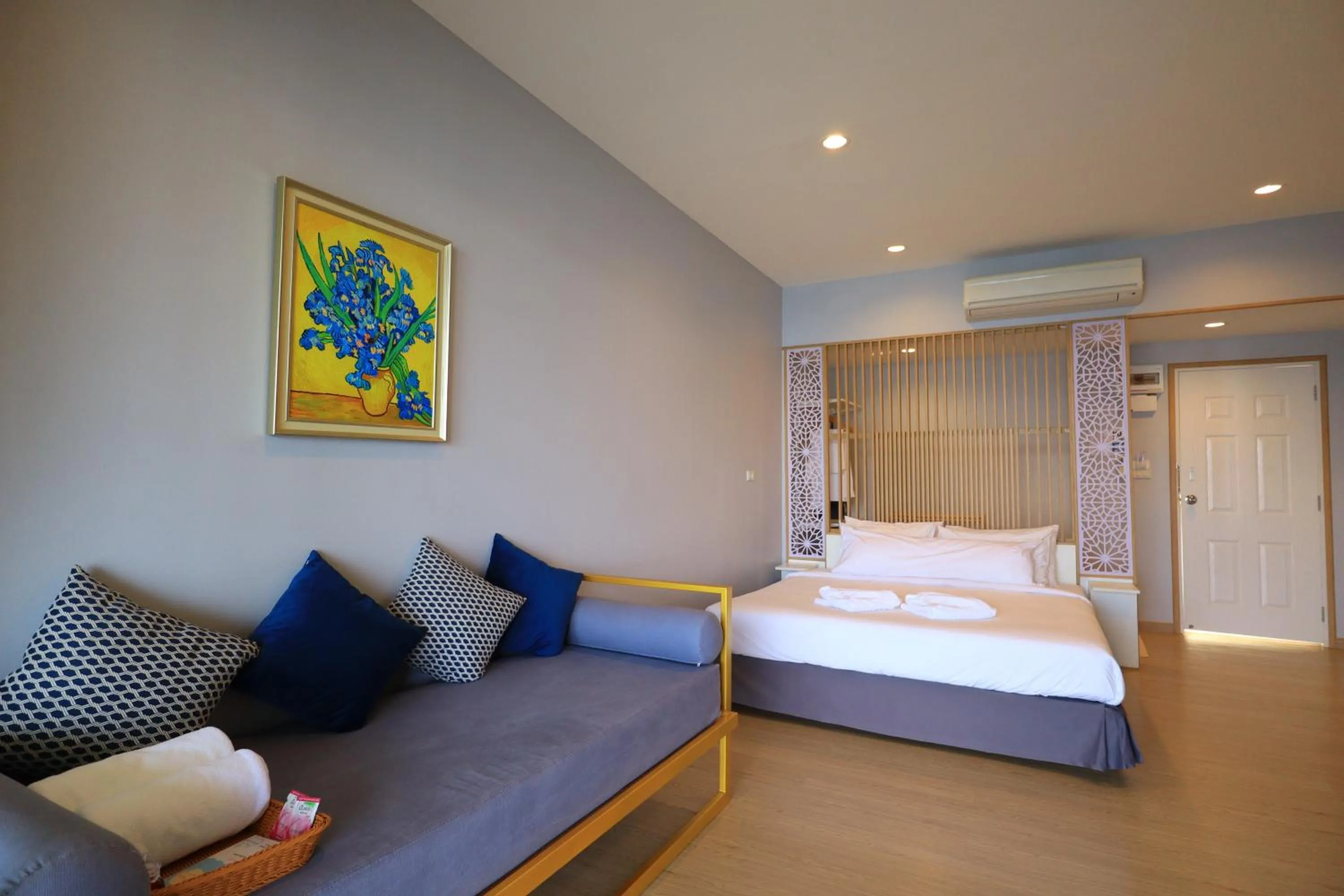 Bed in Raya Buri Resort Kanchanaburi