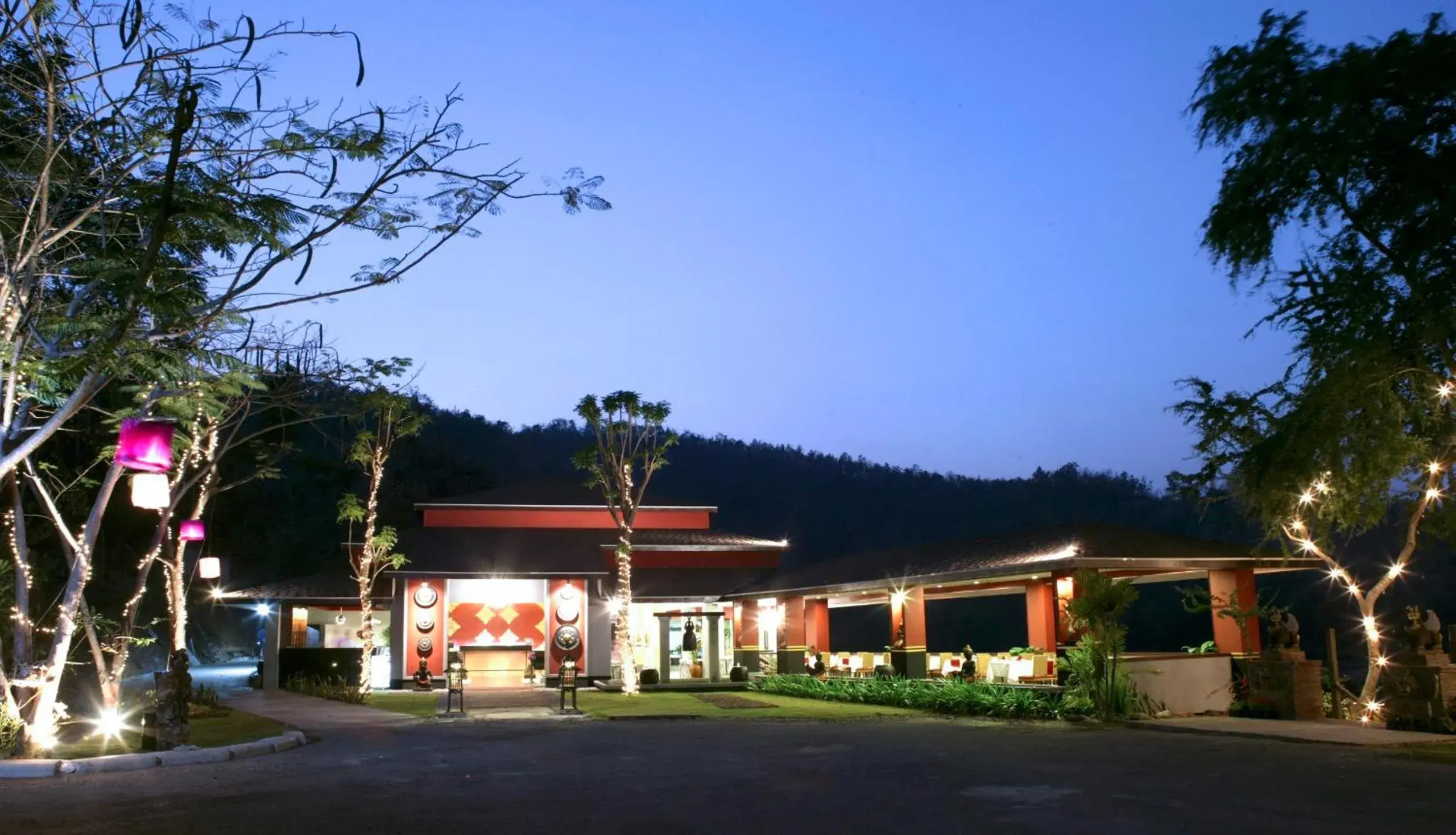 Property building in Raya Buri Resort Kanchanaburi Property building in Raya Buri Resort Kanchanaburi