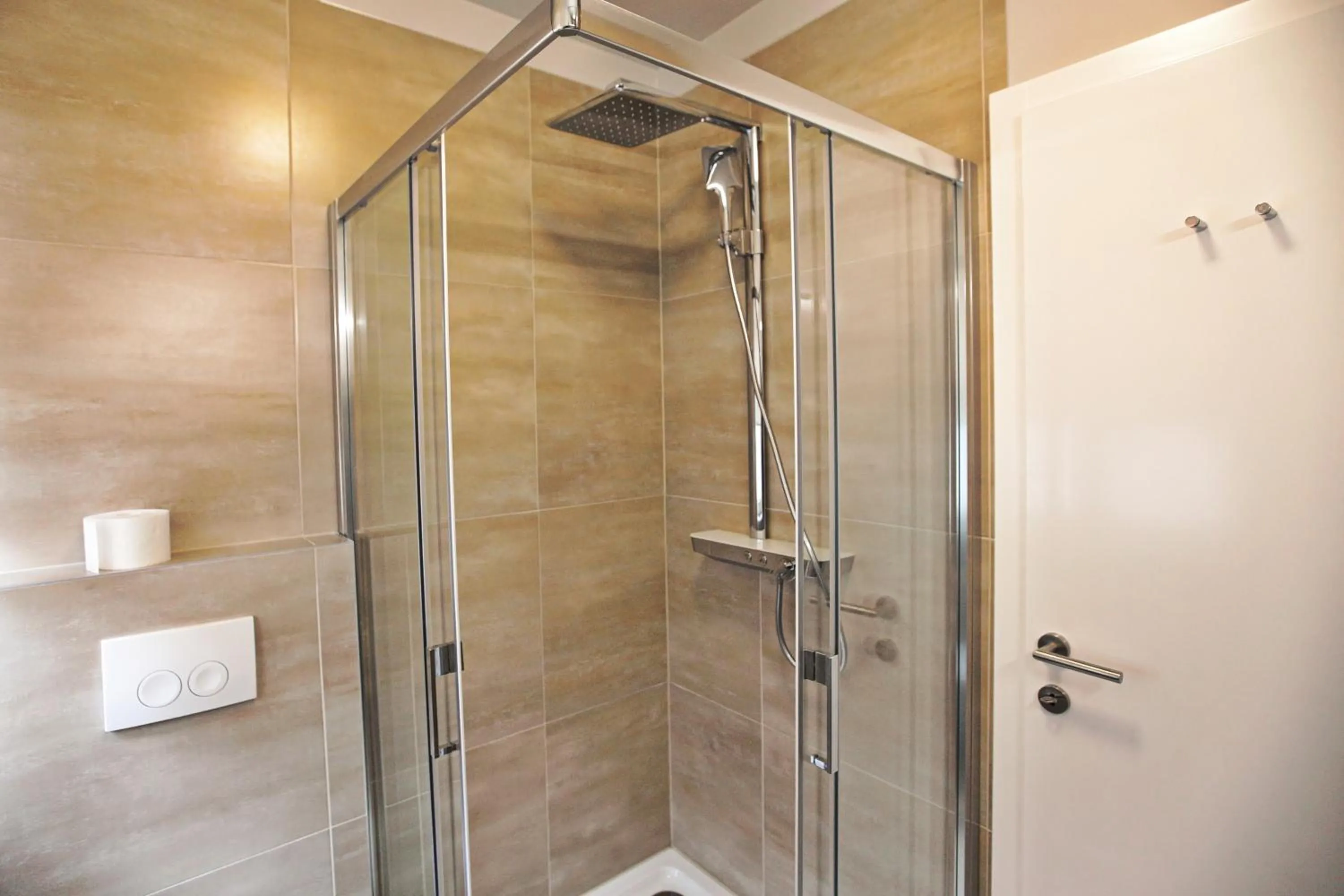 Shower in Spalato Luxury Rooms