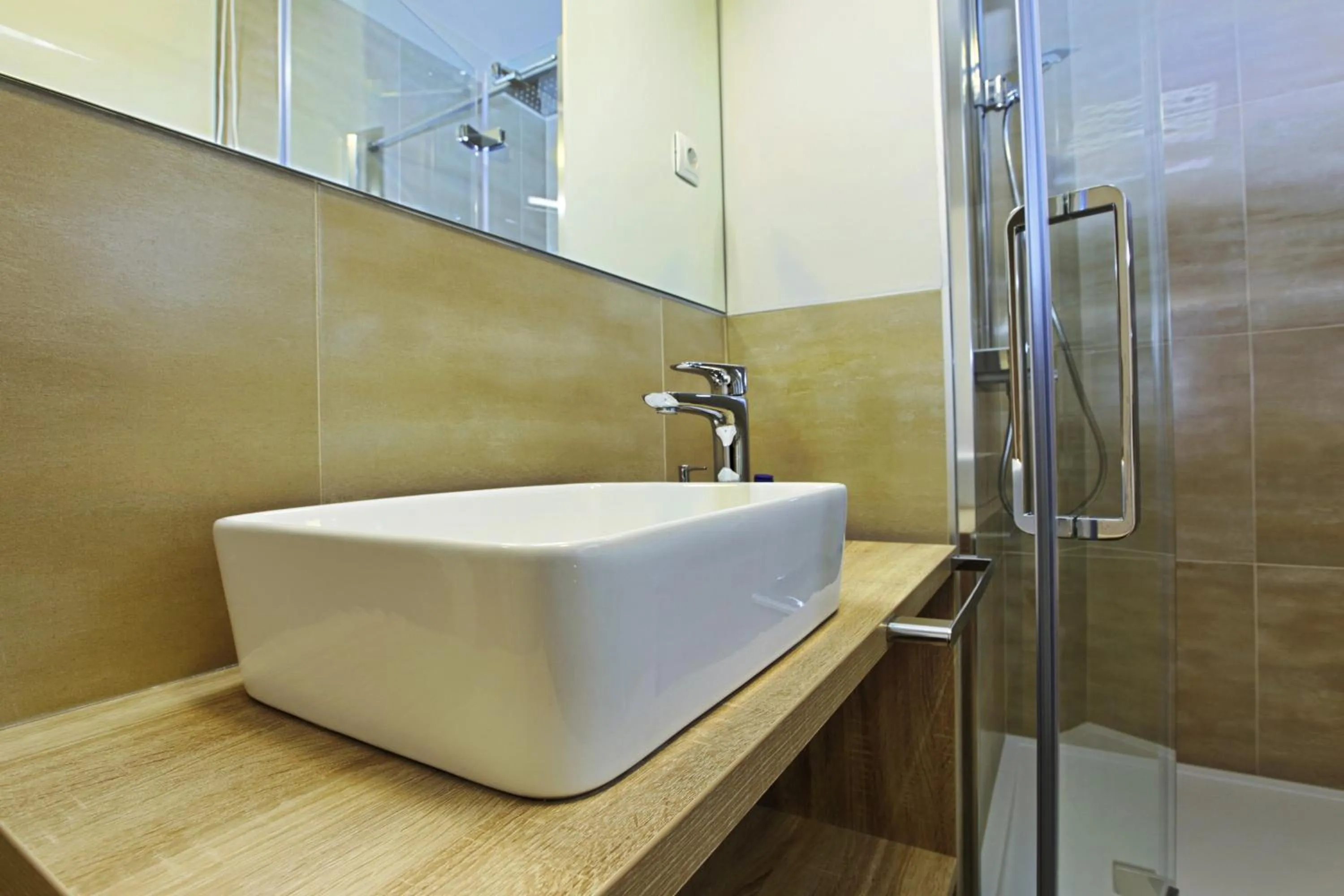 Shower in Spalato Luxury Rooms