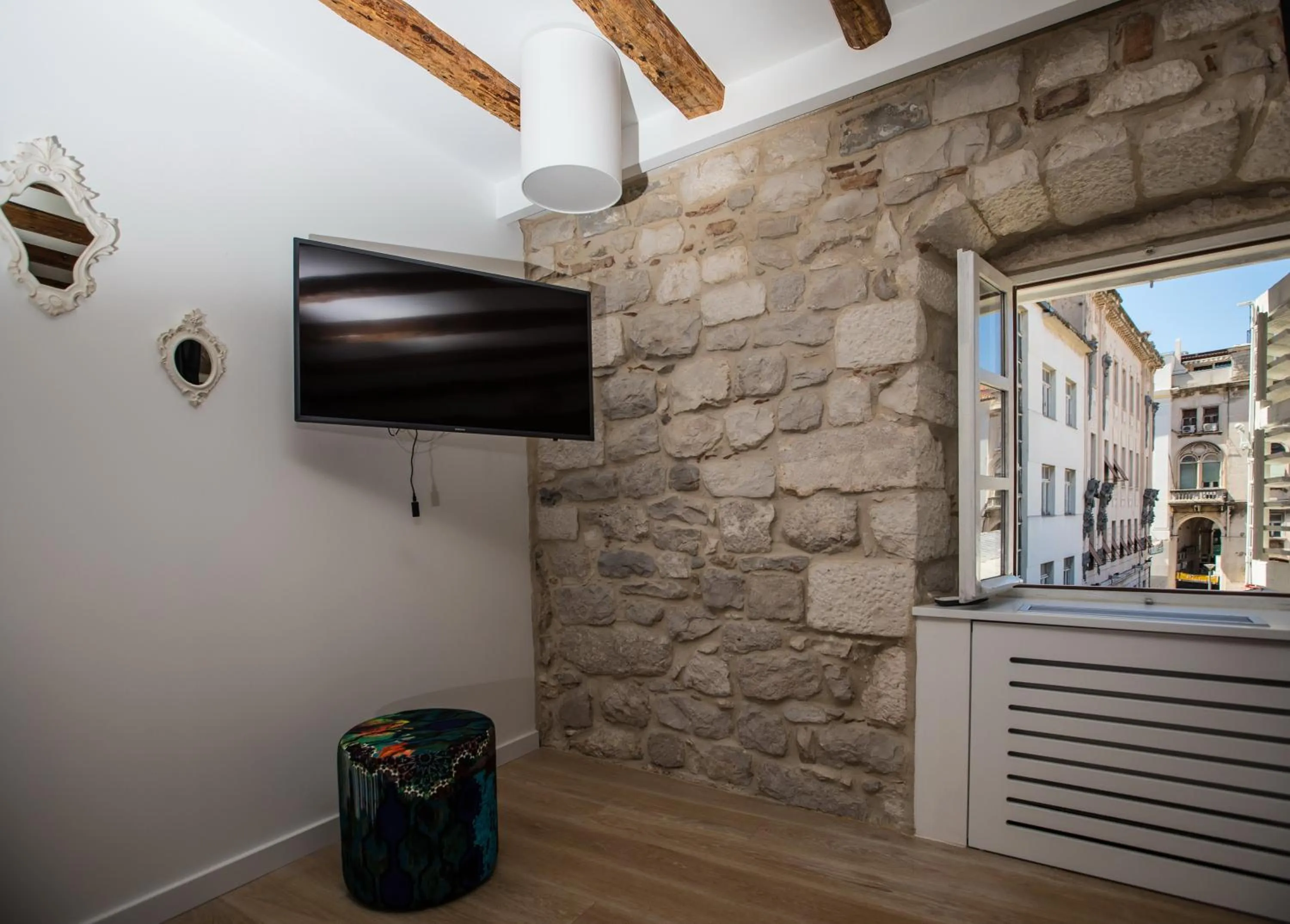 TV and multimedia in Spalato Luxury Rooms