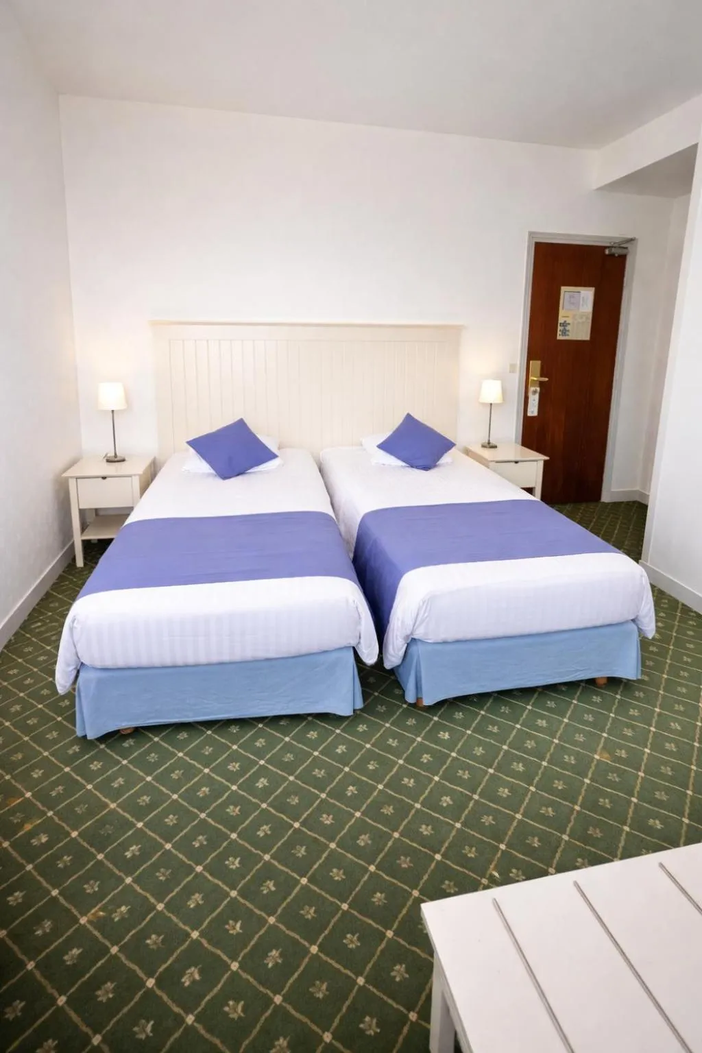 Bed in Logis - Hôtel du Nord et Restaurant La Table d'Elisa