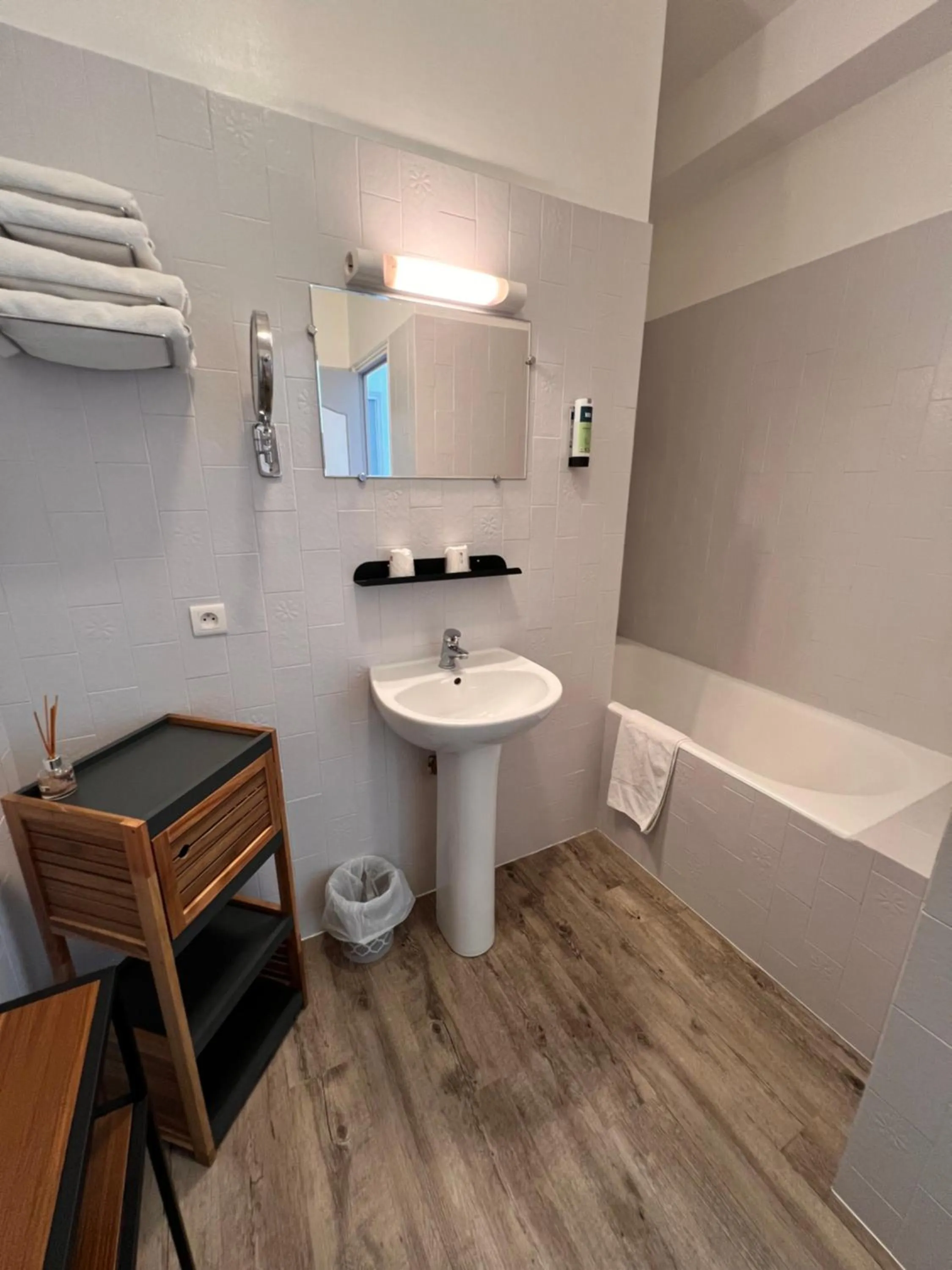 Logis - Hôtel du Nord et Restaurant La Table d'Elisa