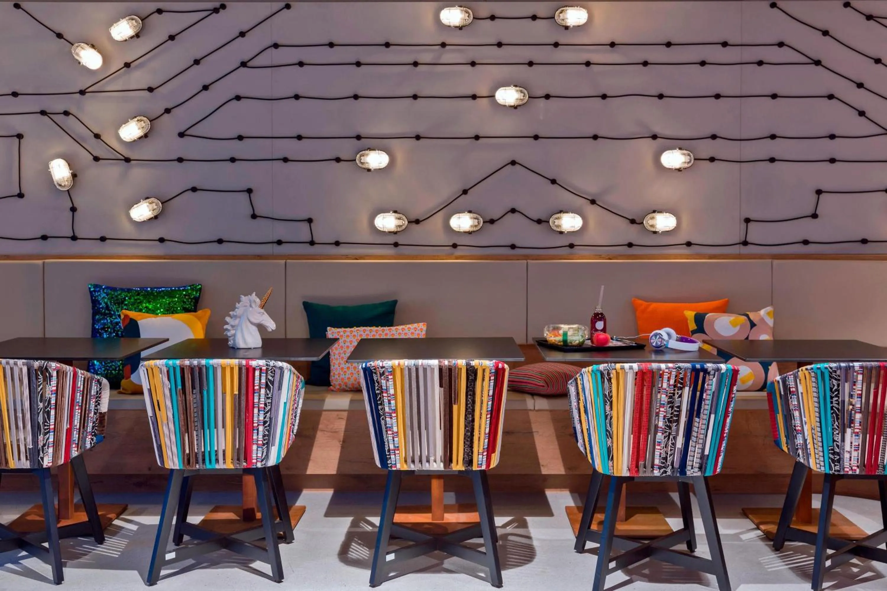 Restaurant/places to eat in Moxy Frankfurt City Center