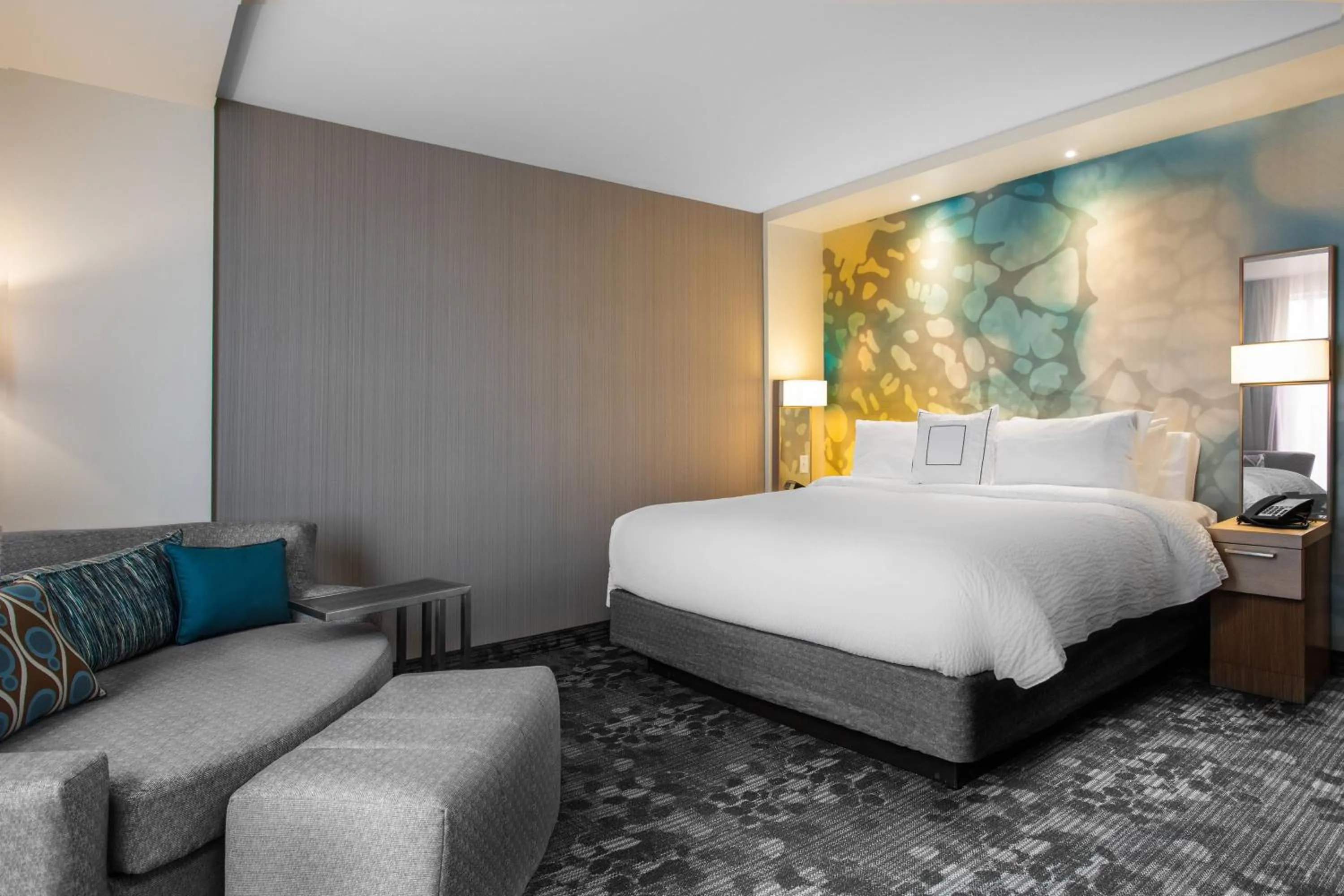 Photo of the whole room, Bed in Courtyard by Marriott Jonesboro