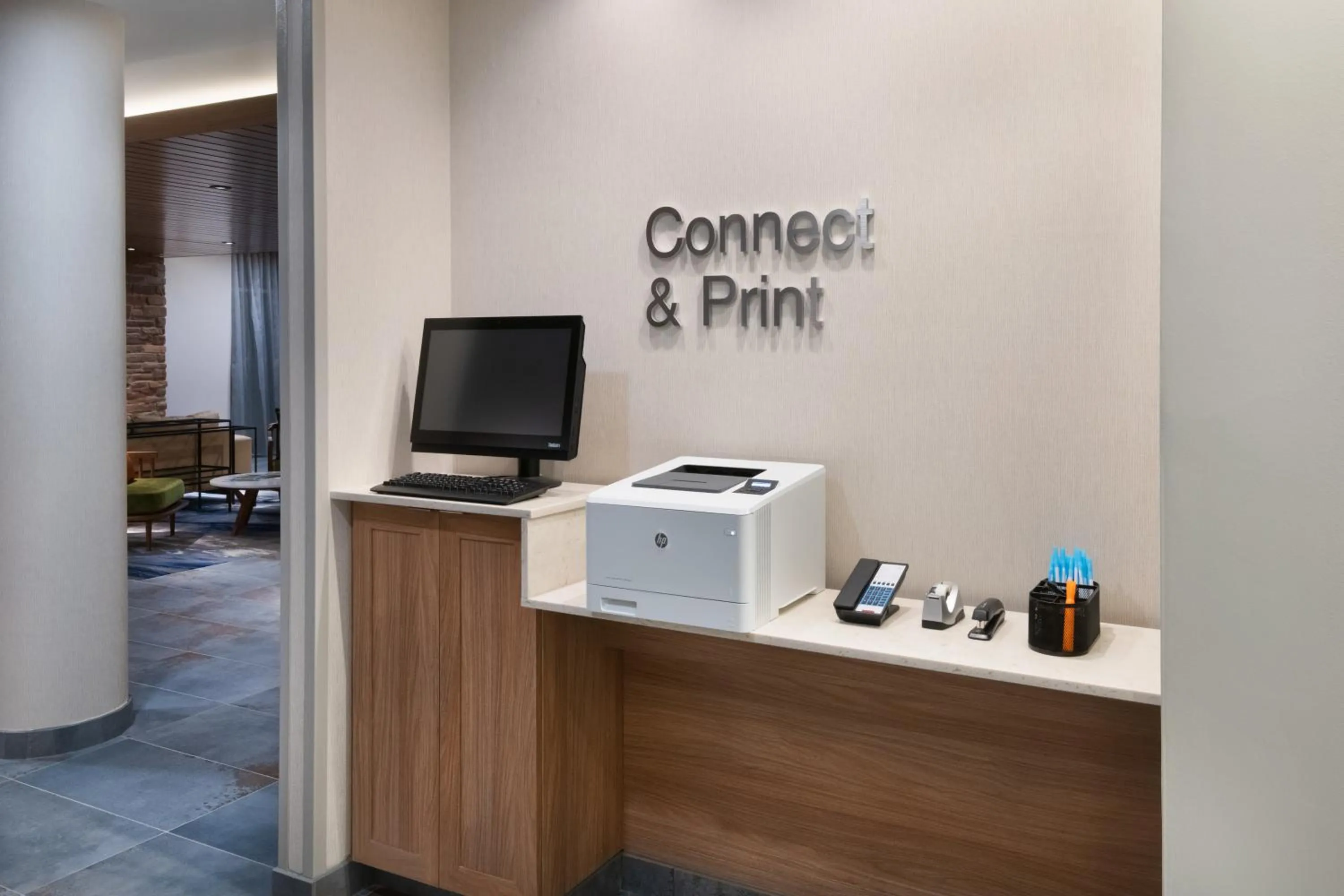 Business facilities in Fairfield Inn & Suites by Marriott Lexington East/I-75