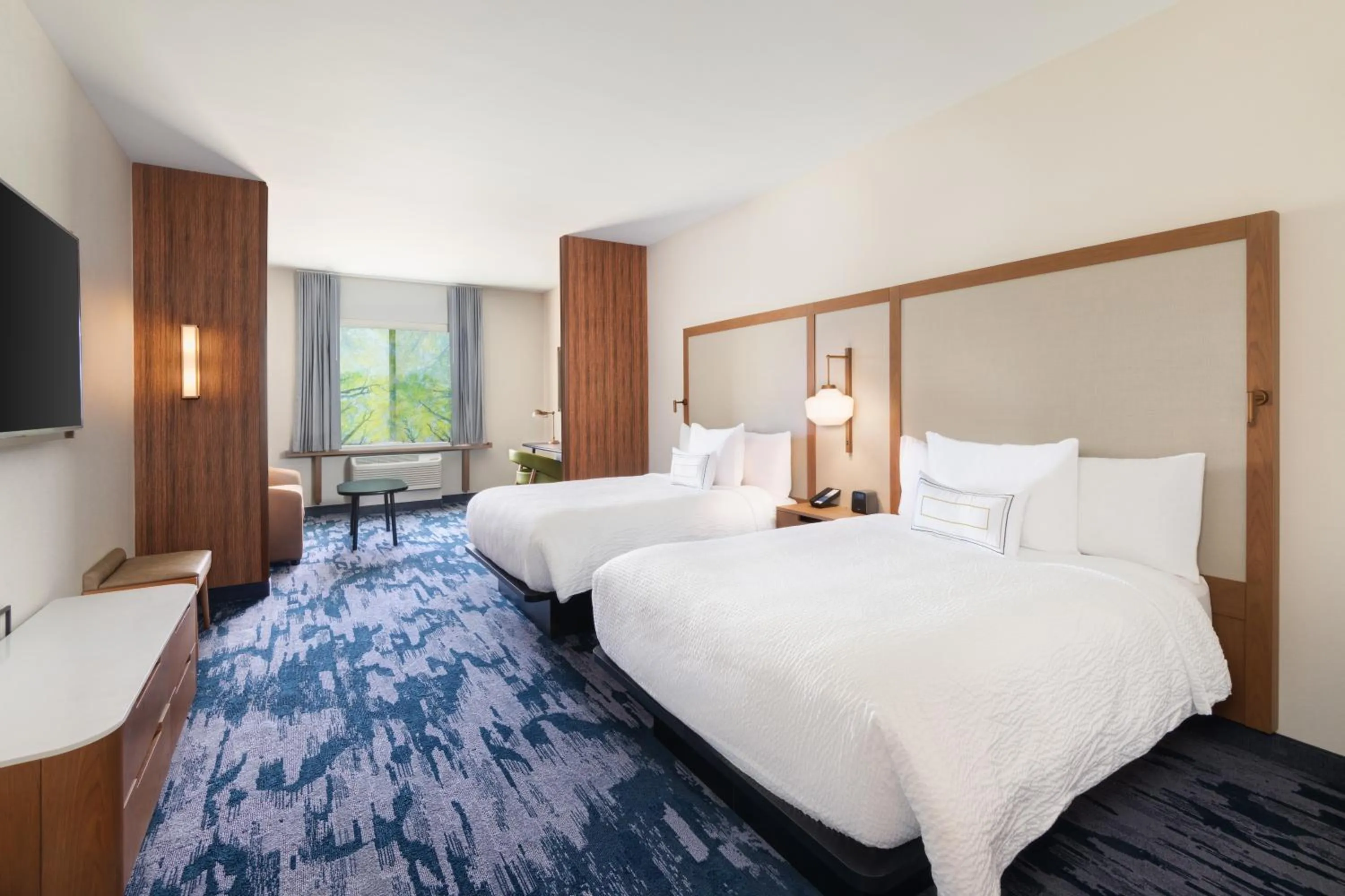 Bed in Fairfield Inn & Suites by Marriott Lexington East/I-75