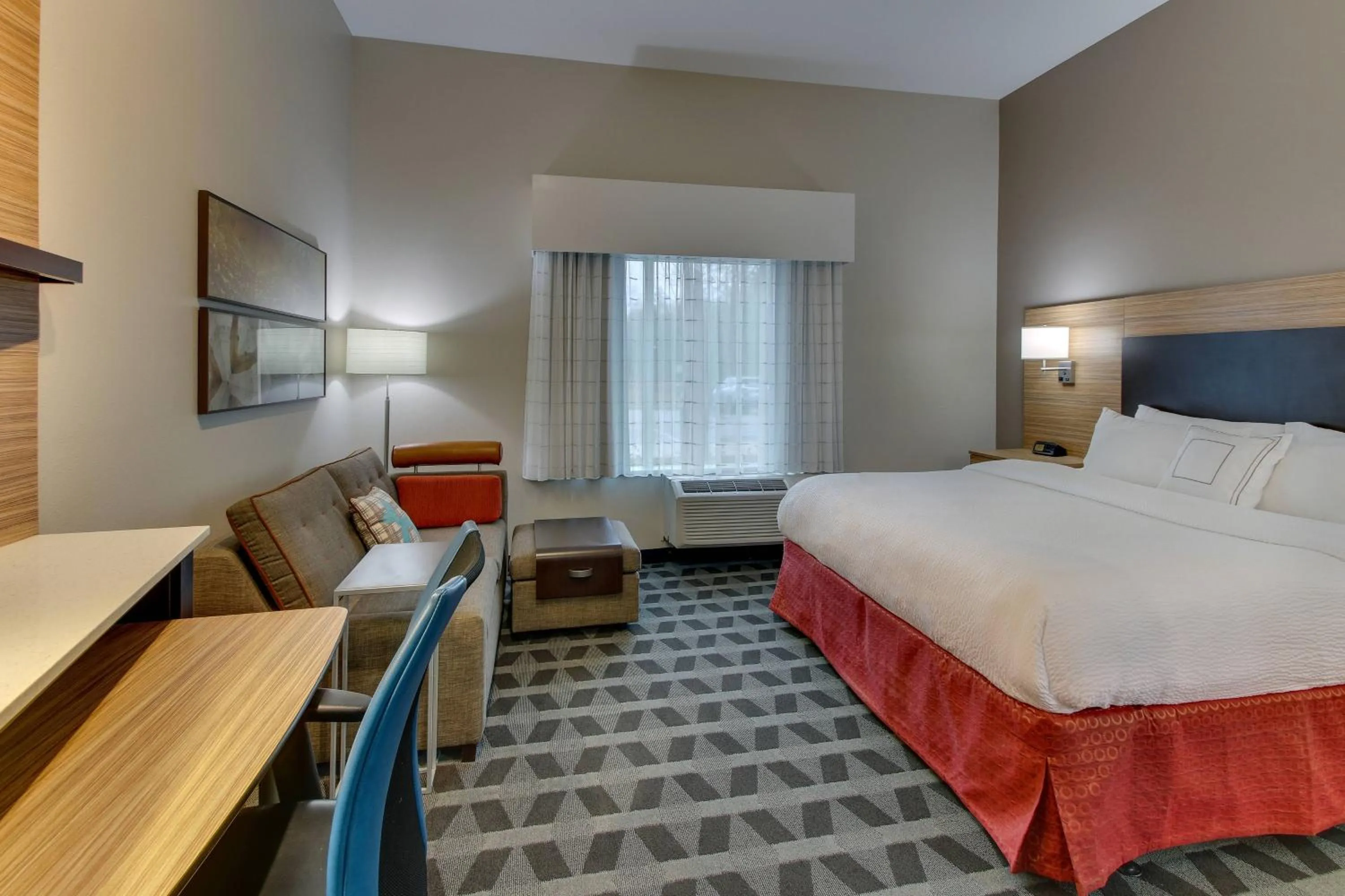Photo of the whole room, Bed in TownePlace Suites by Marriott Mobile Saraland