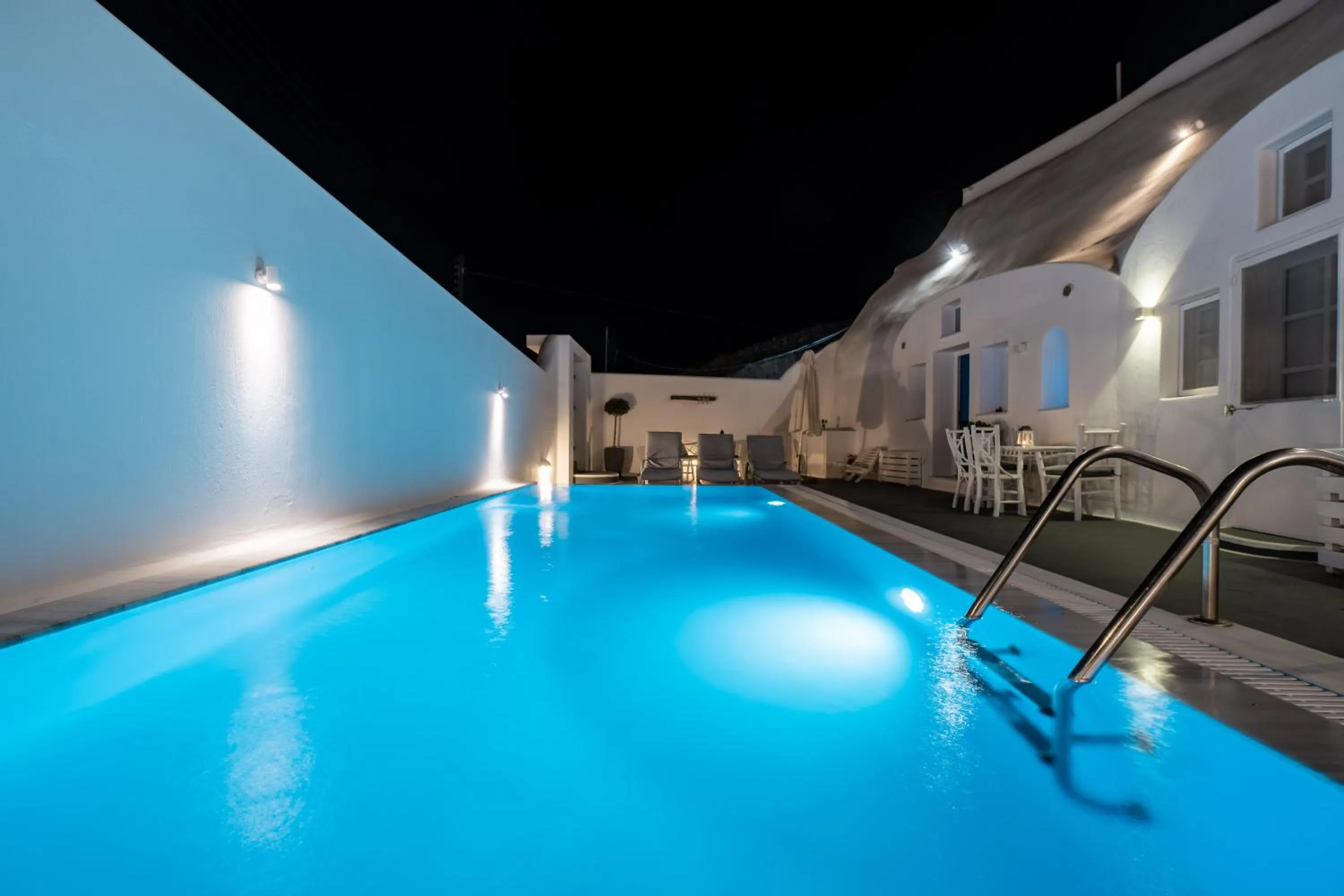 Swimming pool in Cally Cave House