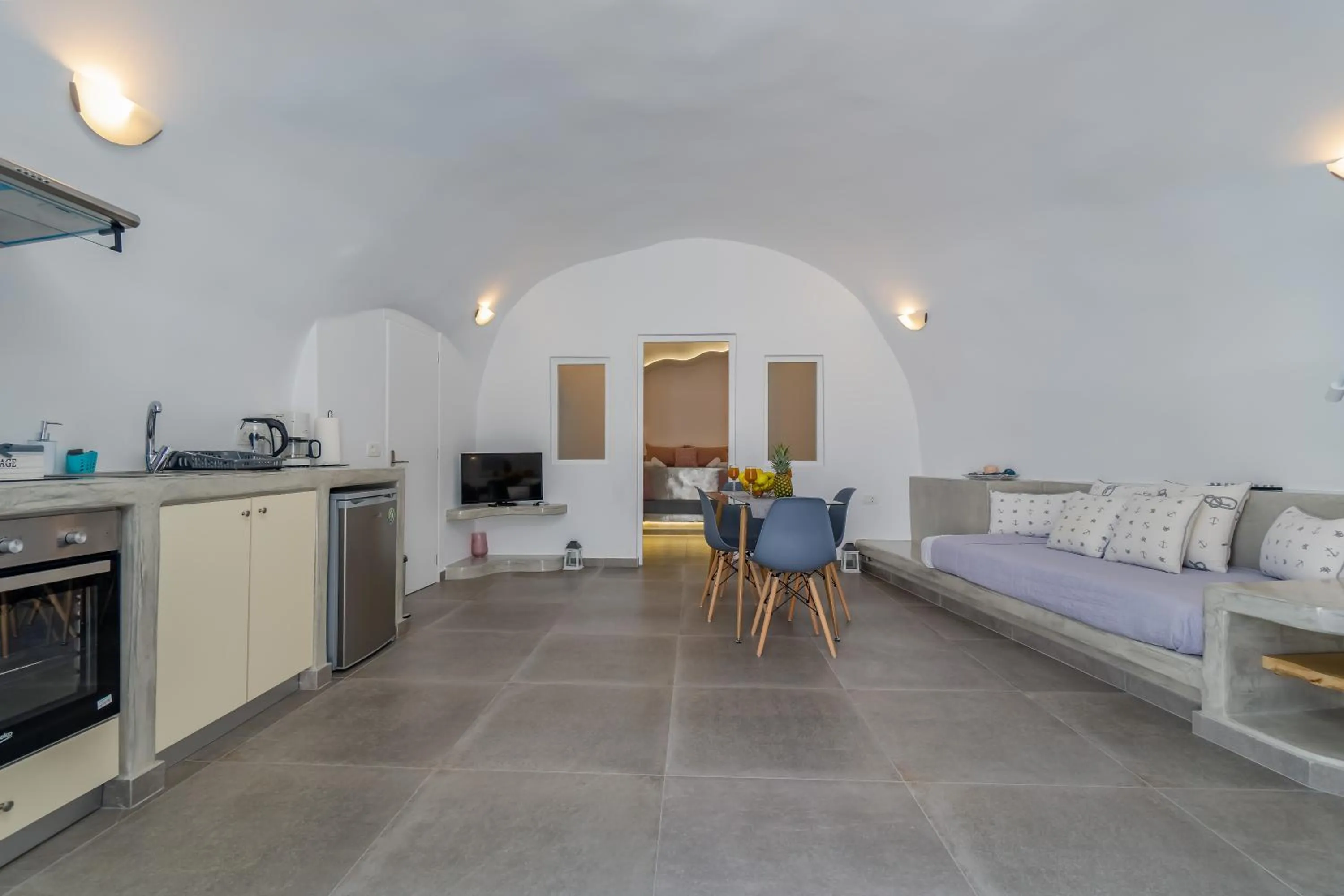 Kitchen or kitchenette in Cally Cave House