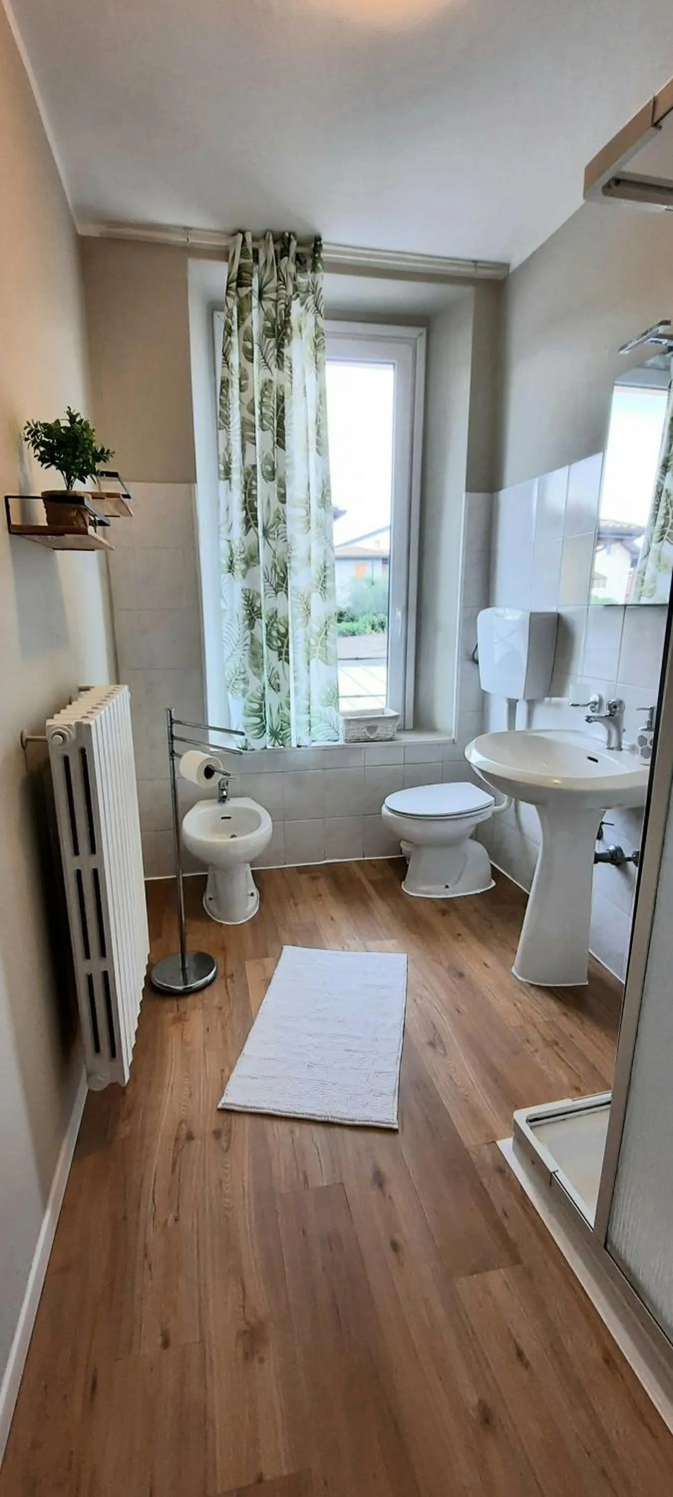 Bathroom, Bed in Appartamenti Esmera