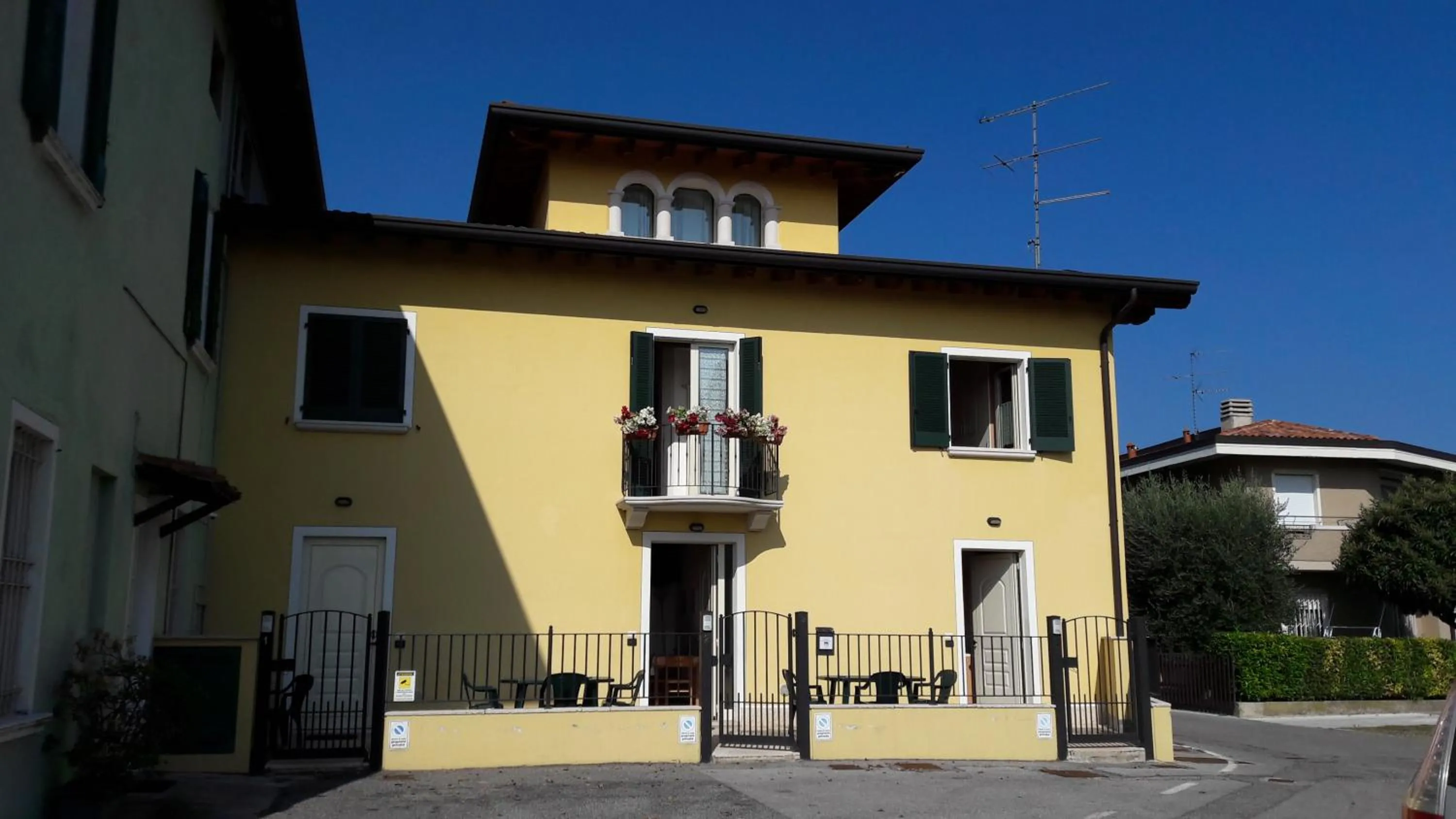 Facade/entrance in Appartamenti Esmera