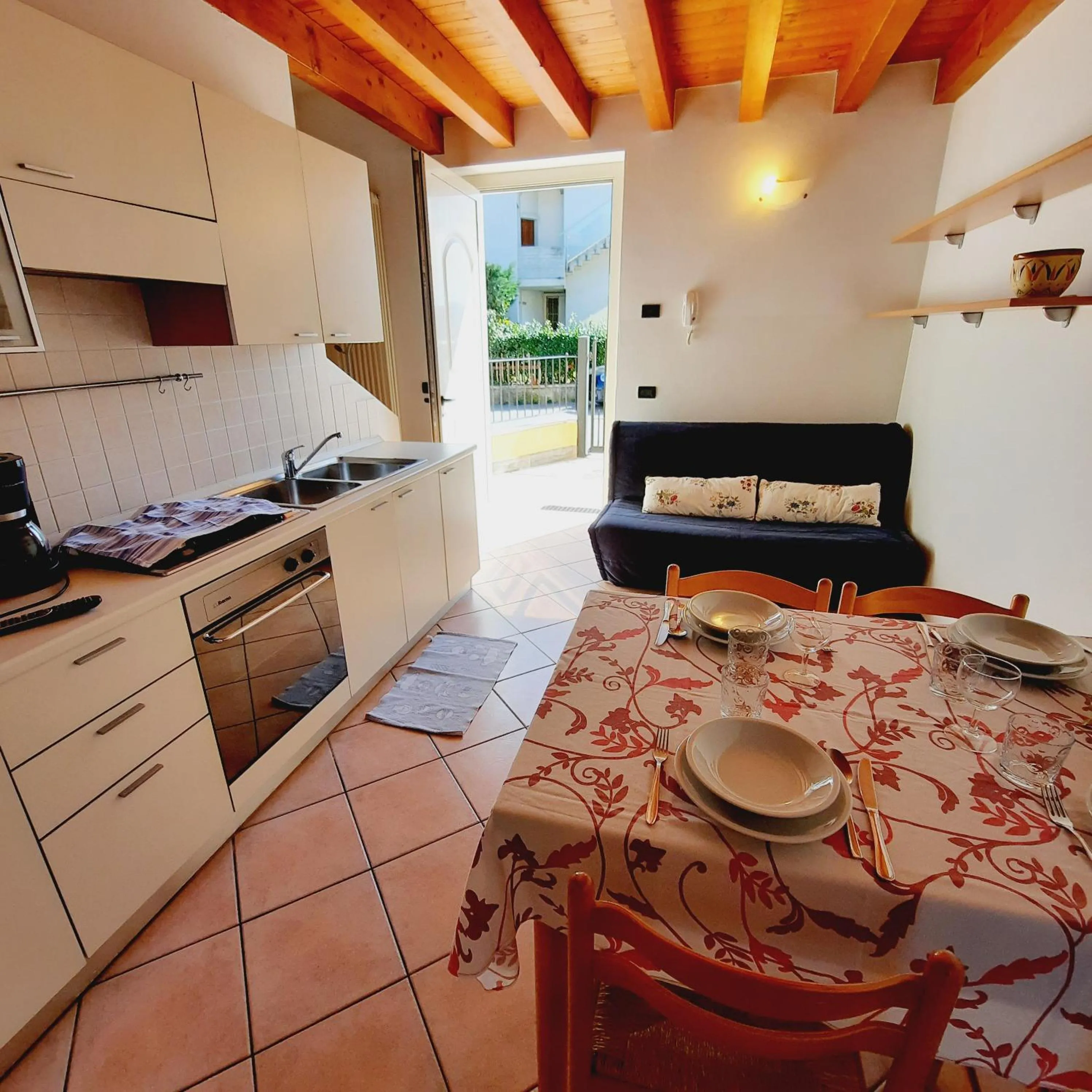 Kitchen or kitchenette in Appartamenti Esmera
