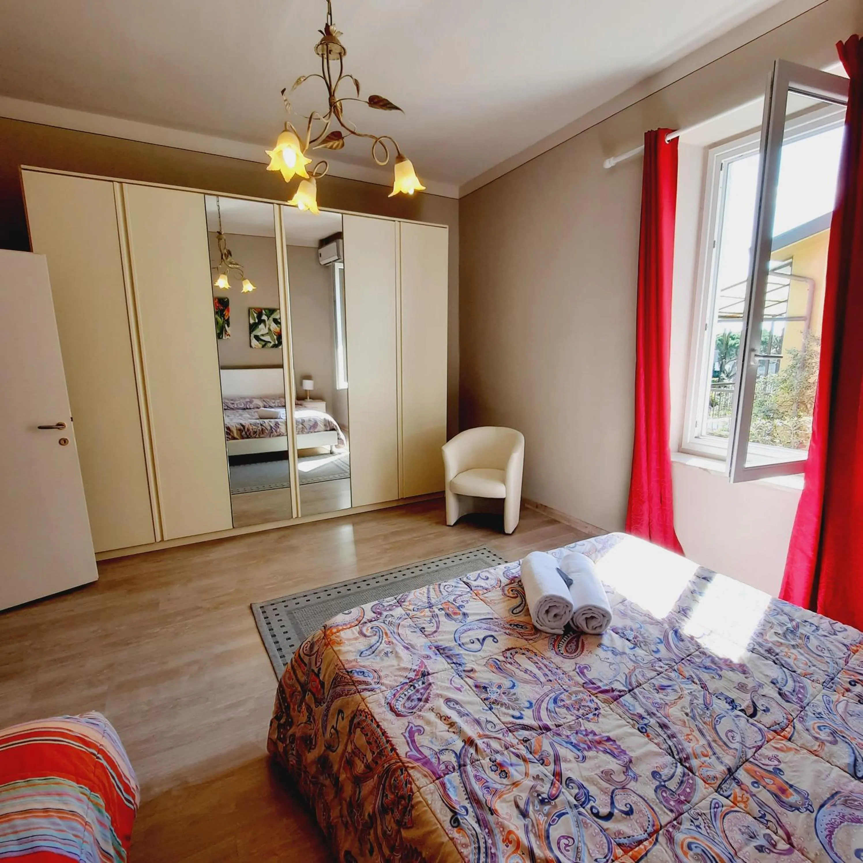 Bedroom, Bed in Appartamenti Esmera
