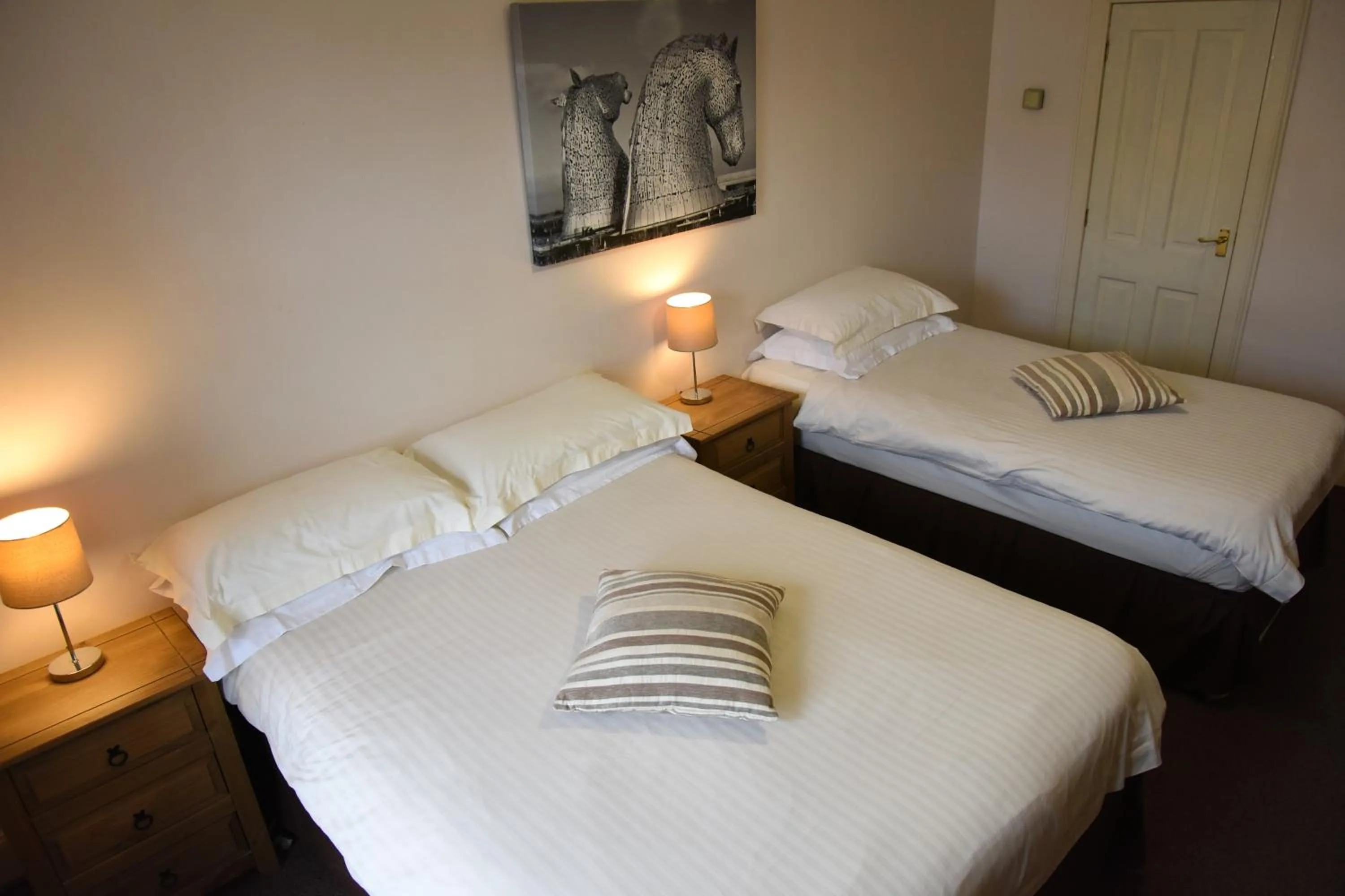 Bed in Corran House Guest House