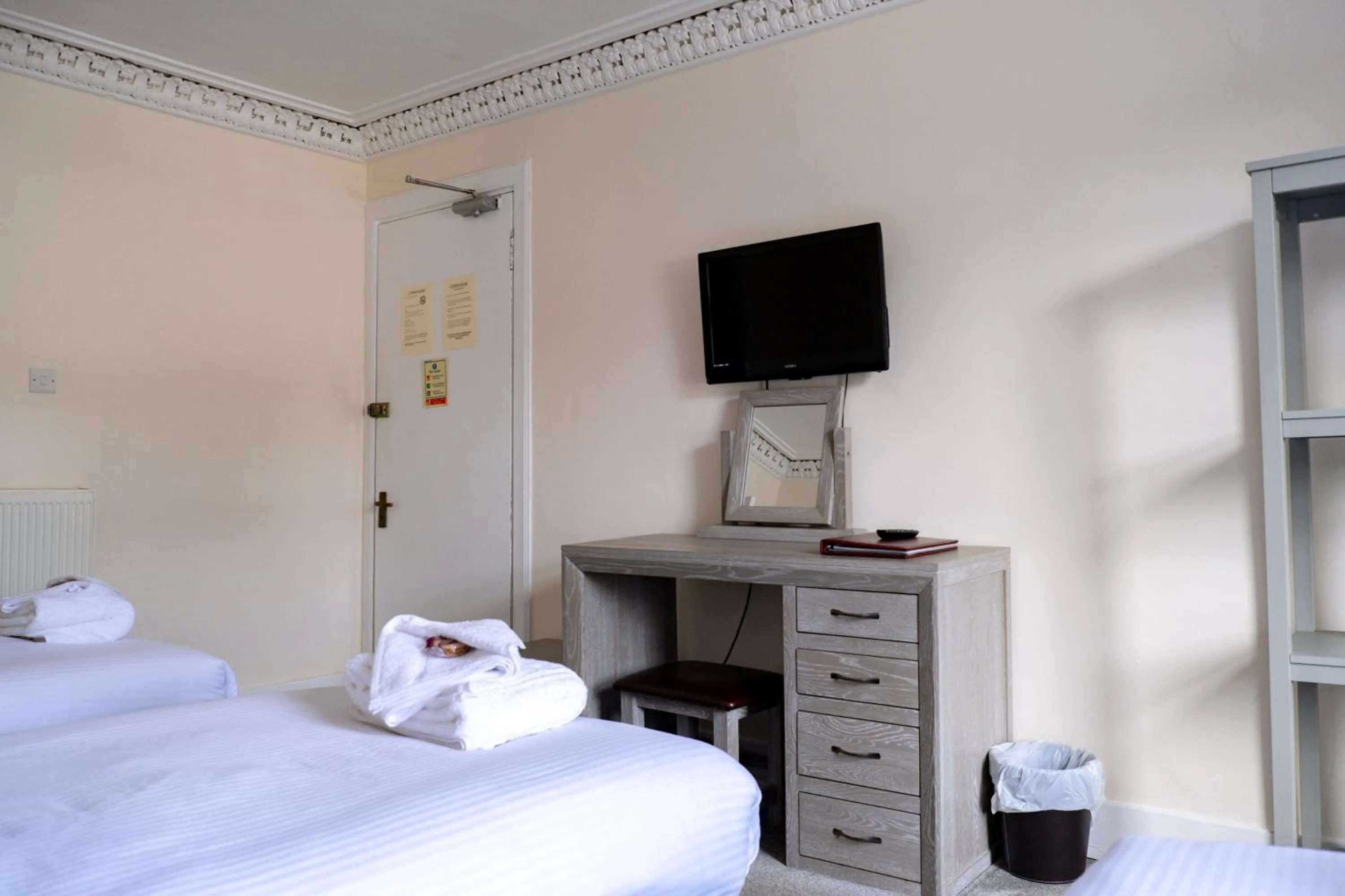Bedroom, Bed in Corran House Guest House