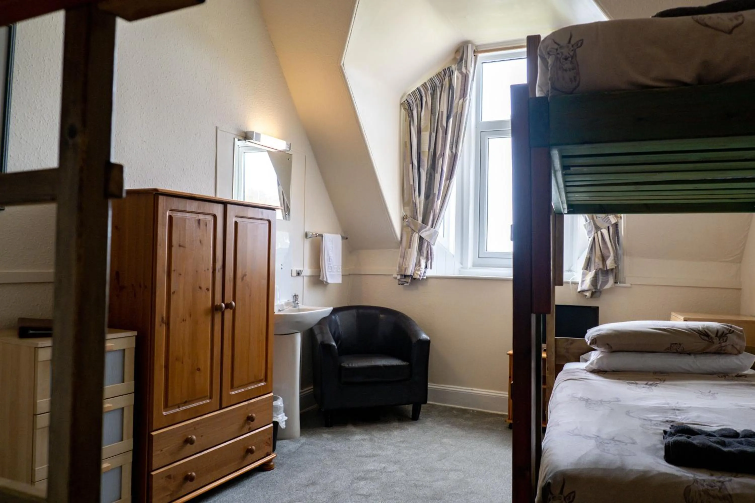 Bedroom, Bed in Corran House Guest House