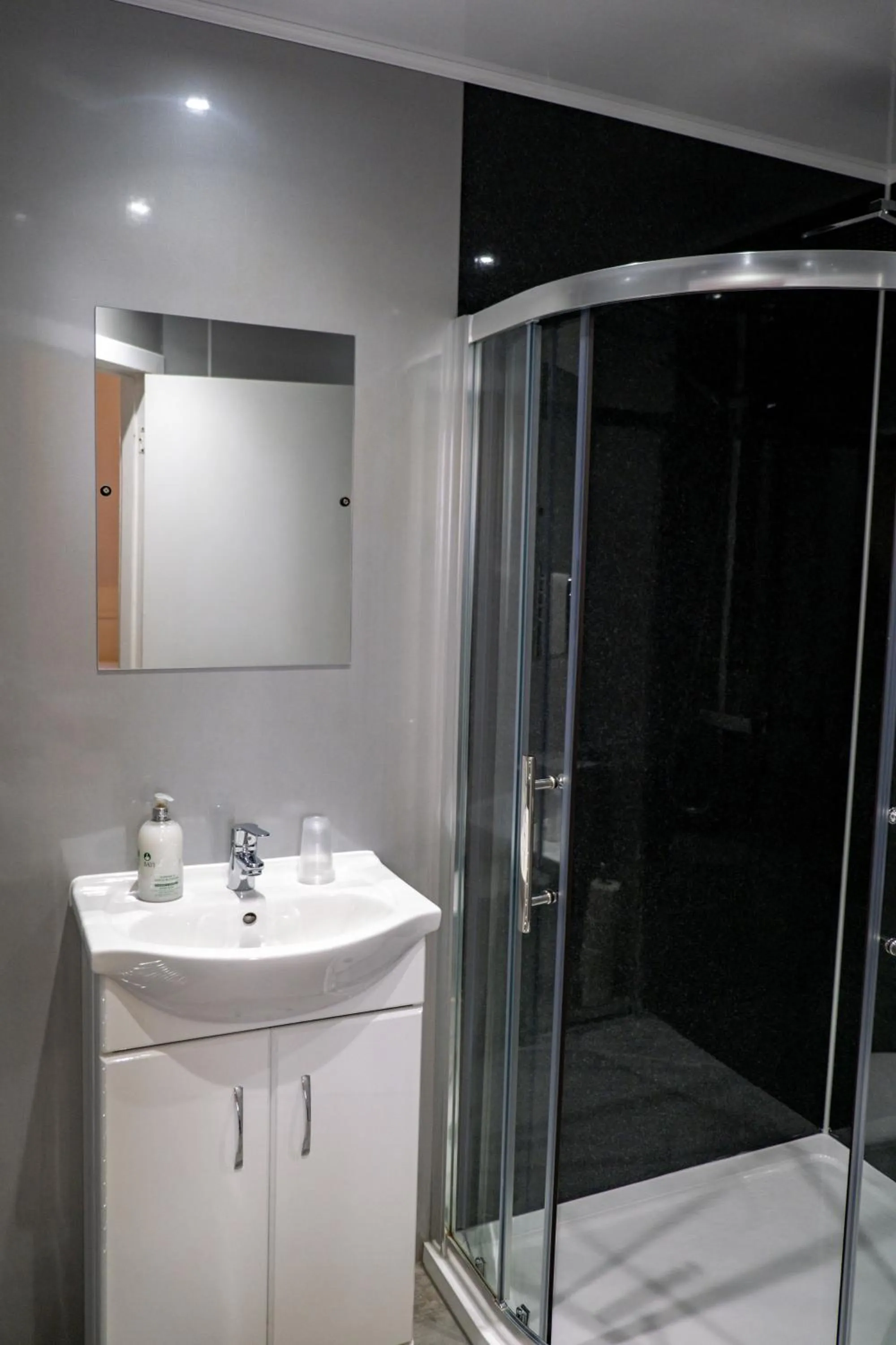 Bathroom in Corran House Guest House