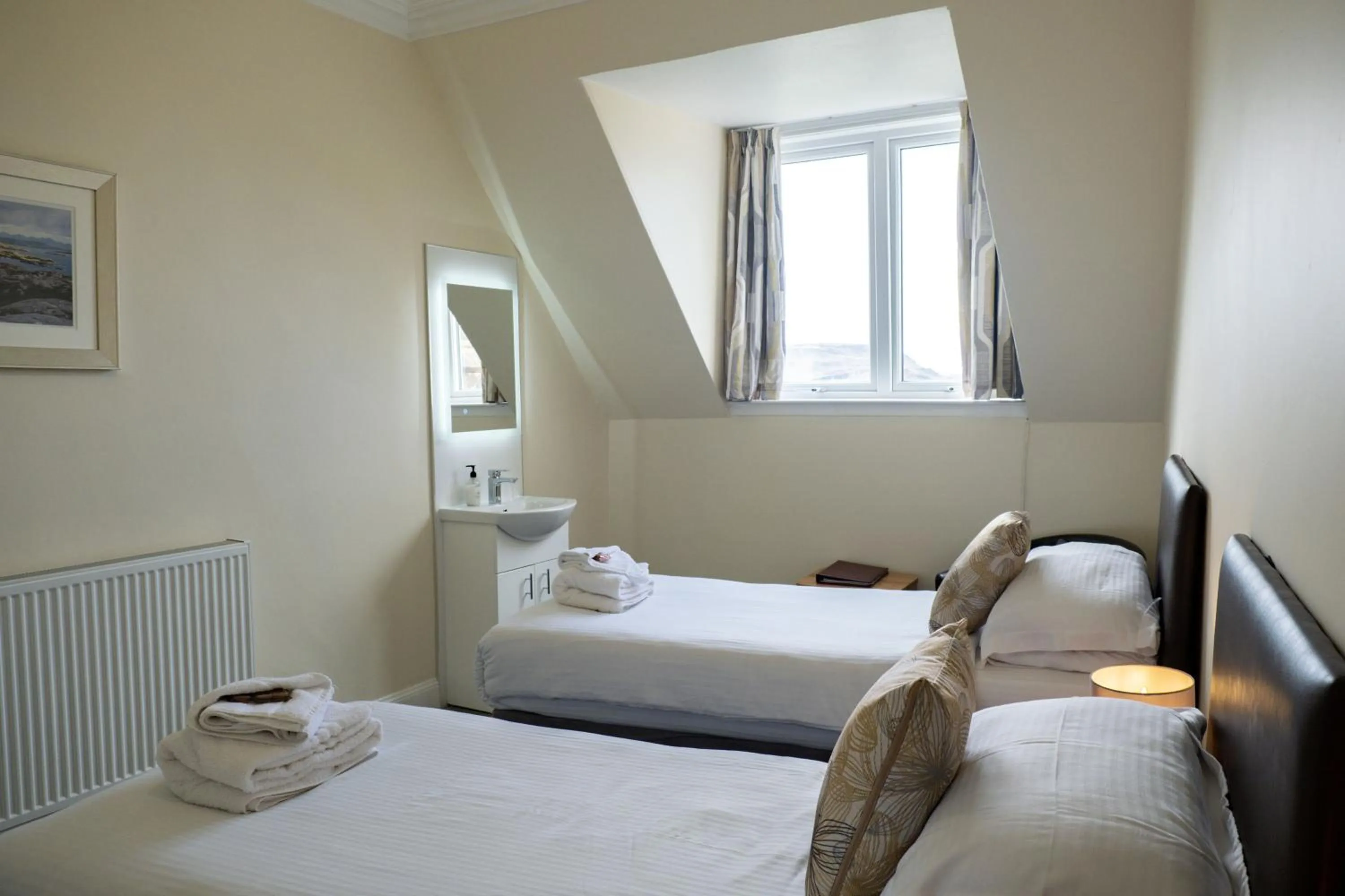 Bedroom, Bed in Corran House Guest House