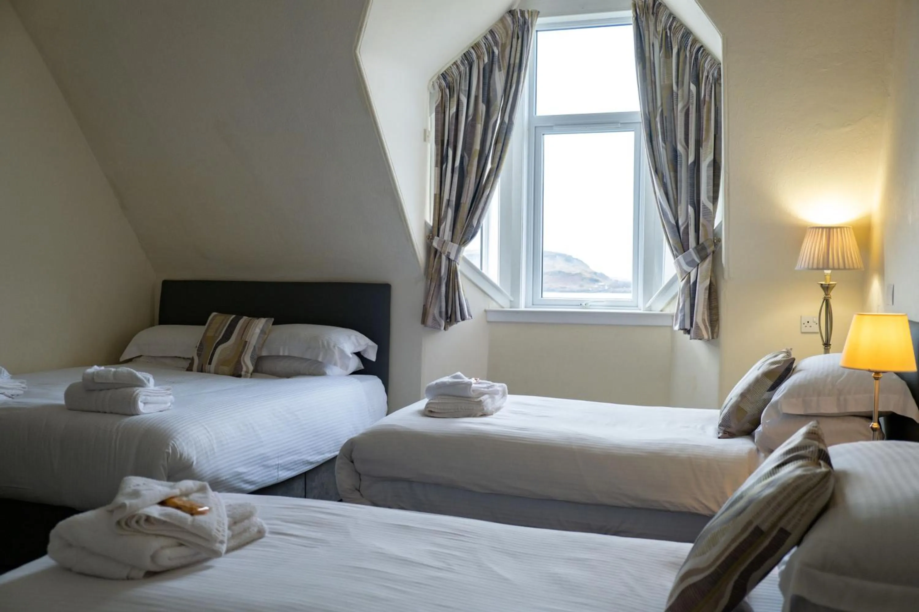 Bedroom, Bed in Corran House Guest House