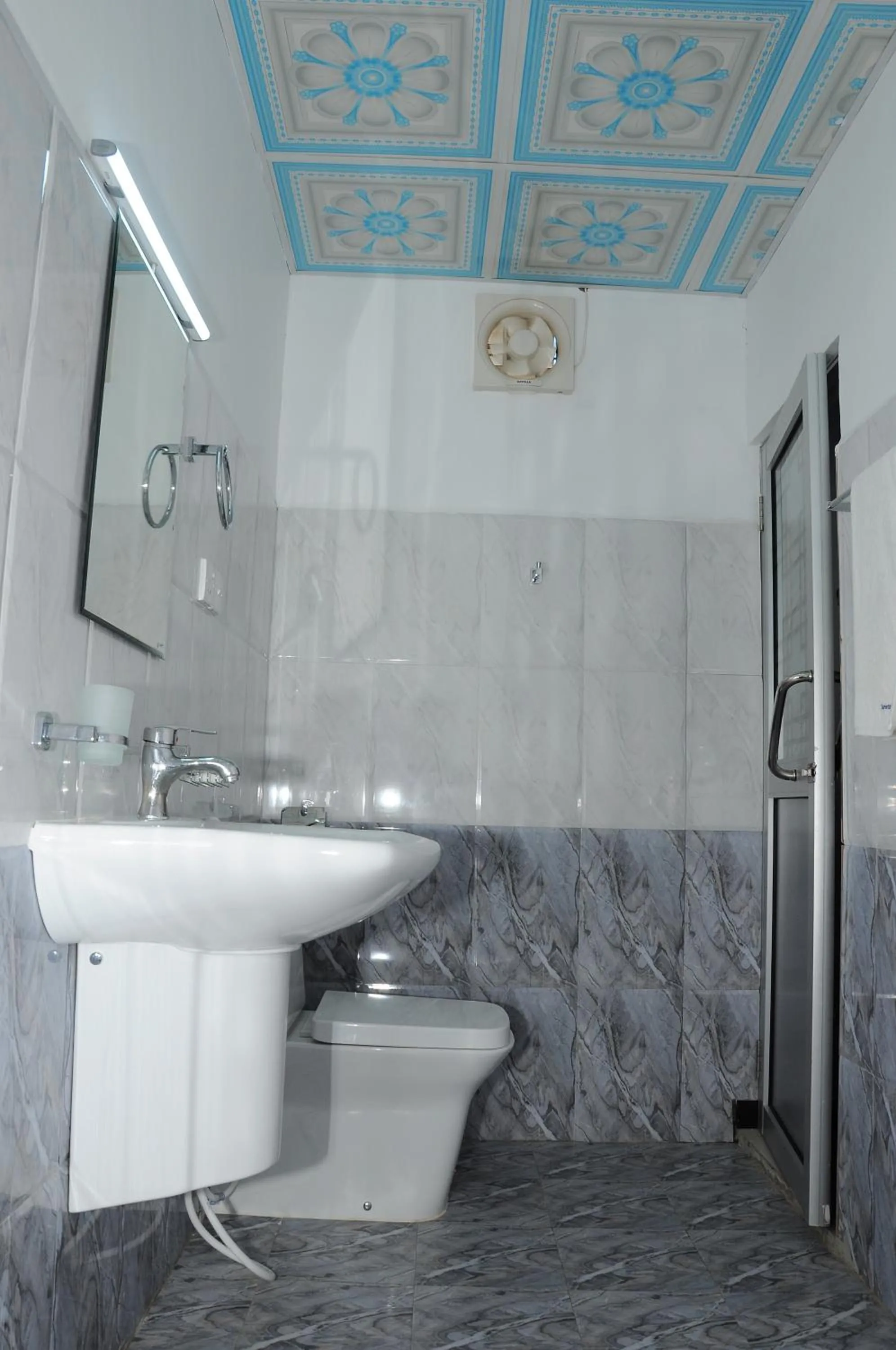 Toilet in Sunstar Nilaveli