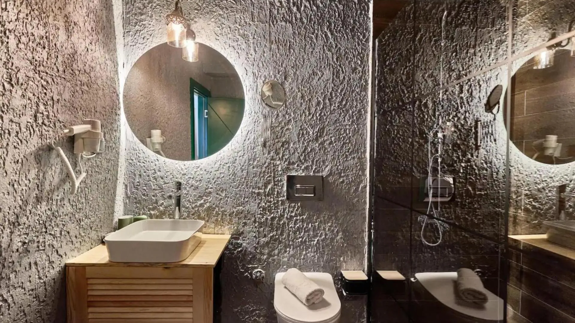 Bathroom in Azuu Boutique Hotel