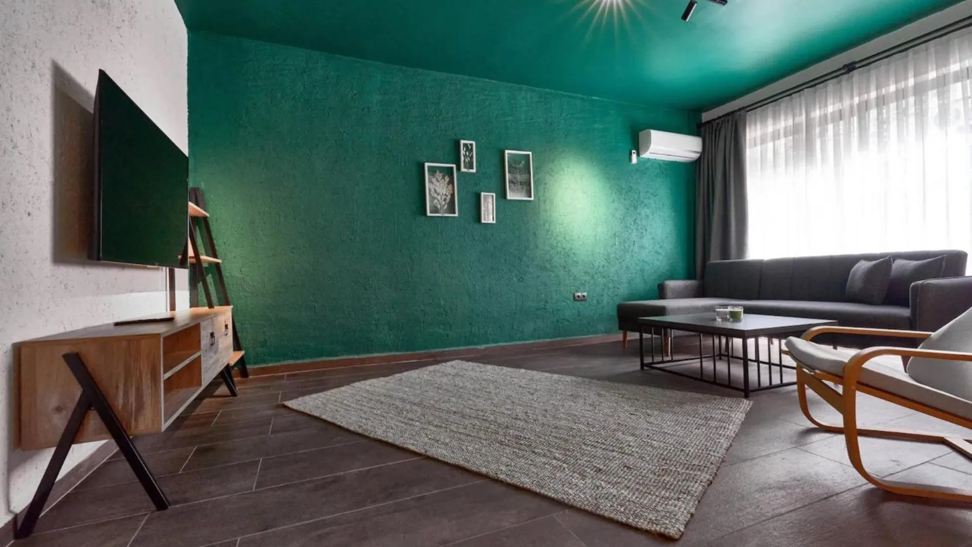 TV and multimedia in Azuu Boutique Hotel