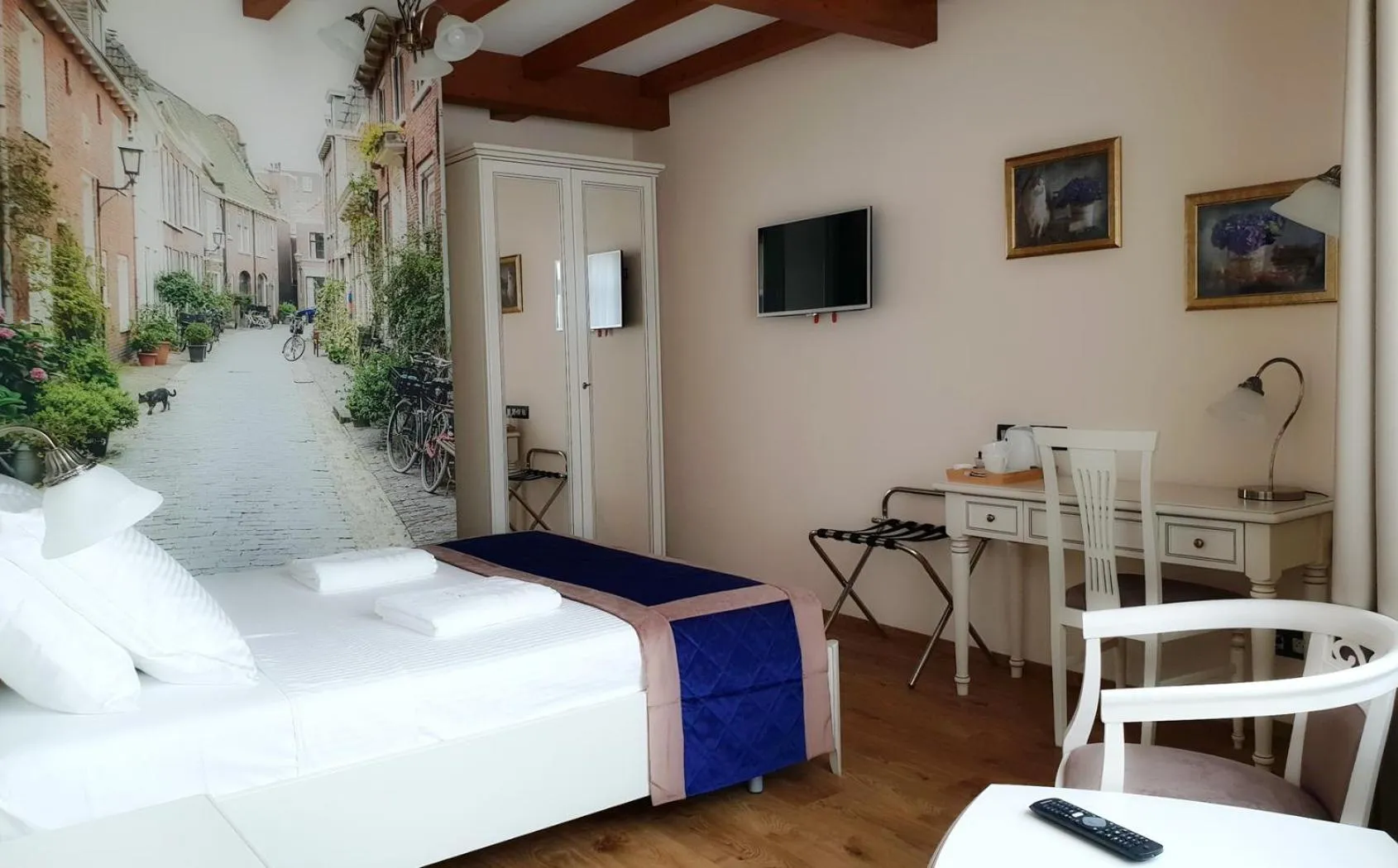 Bed in B&B Secret Garden Adults only