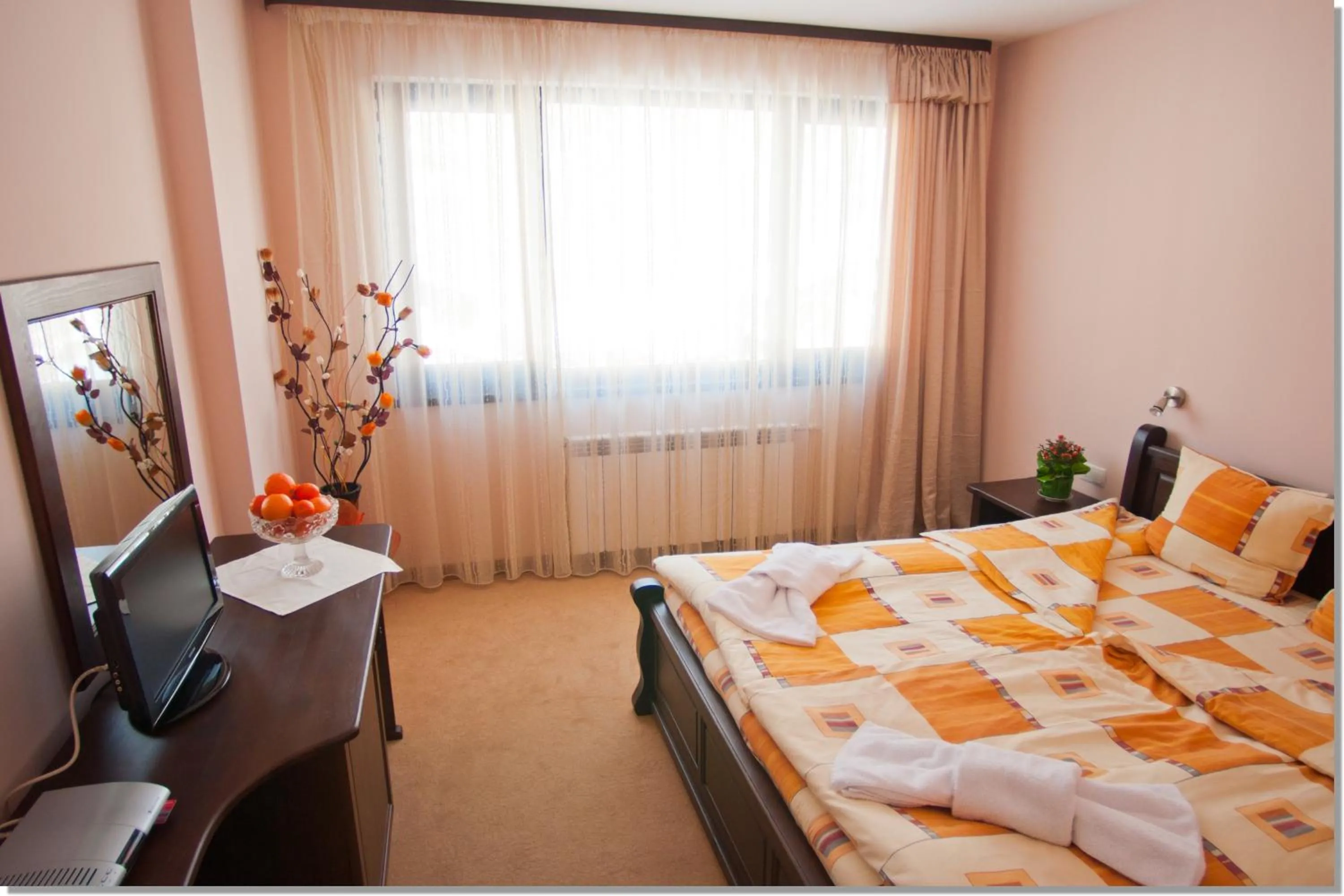 Photo of the whole room, Bed in Family hotel Iskar