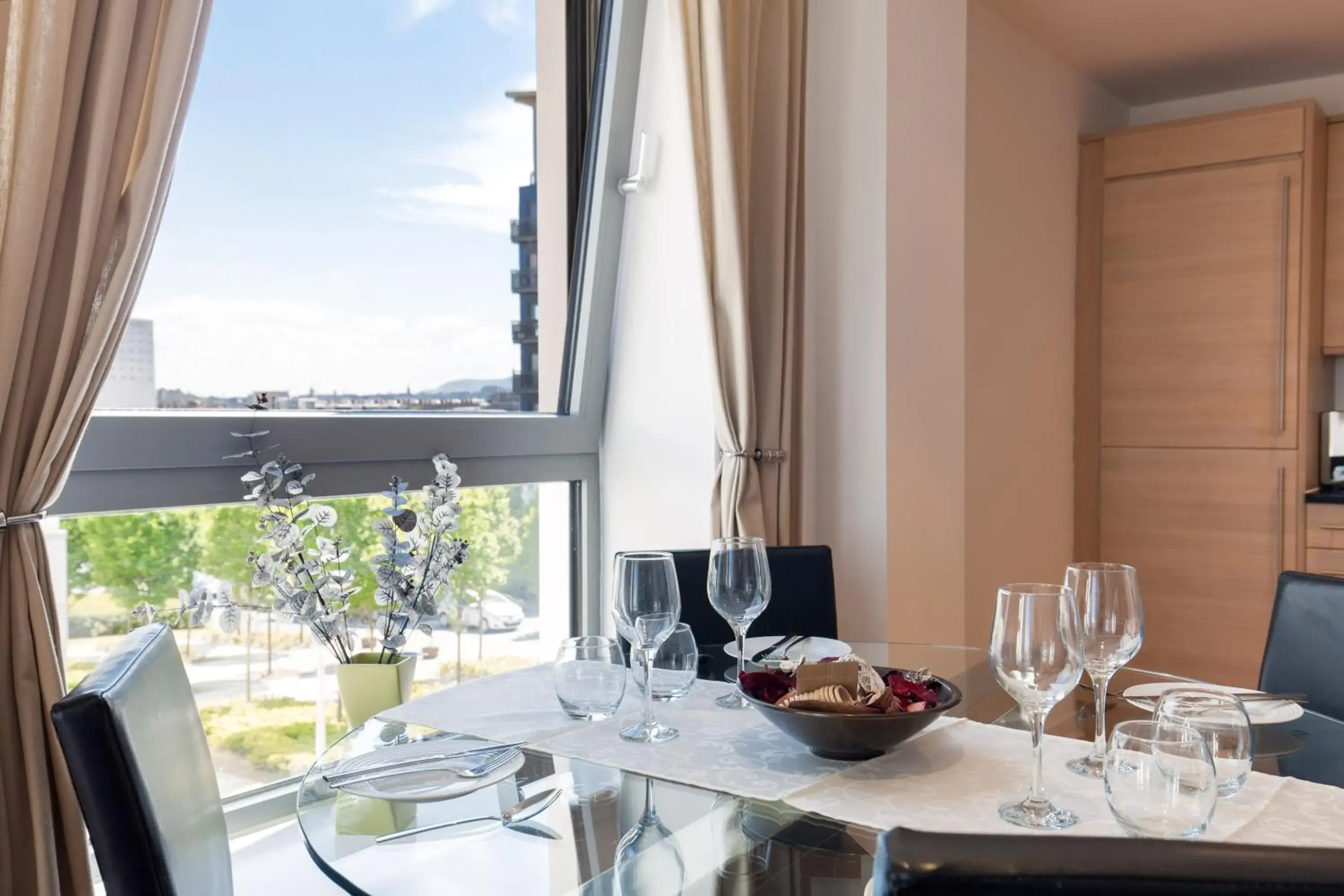 Stylish Garden View Apartment Stylish Garden View Apartment