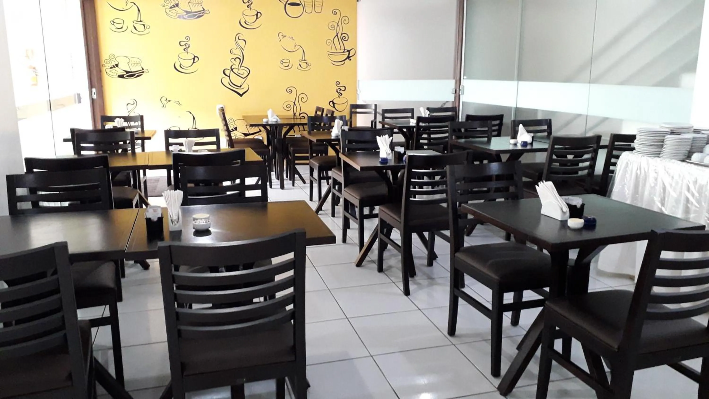 Restaurant/places to eat in Hotel Ponta de Areia