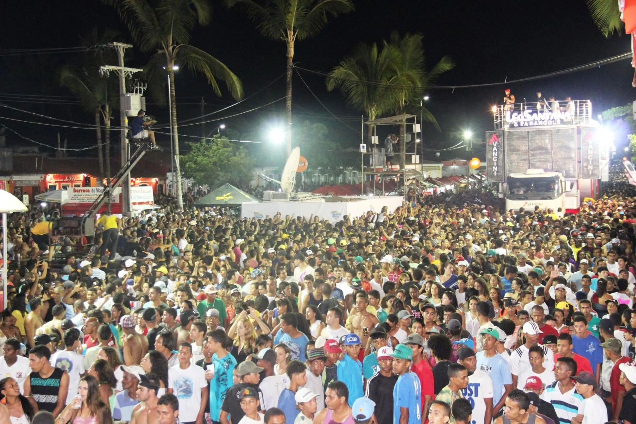 People in Hotel Ponta de Areia