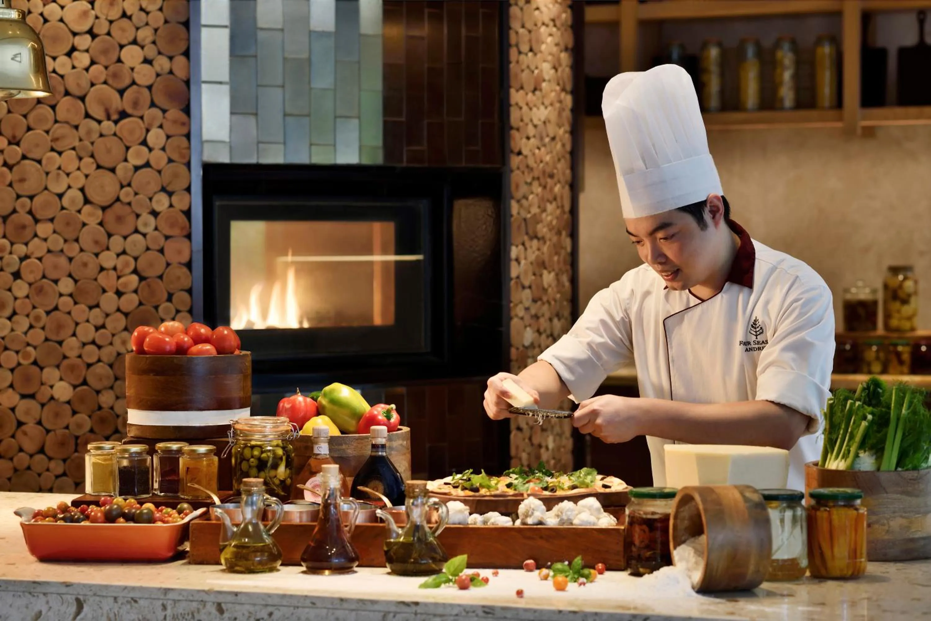 Restaurant/places to eat in Four Seasons Hotel Bengaluru at Embassy ONE