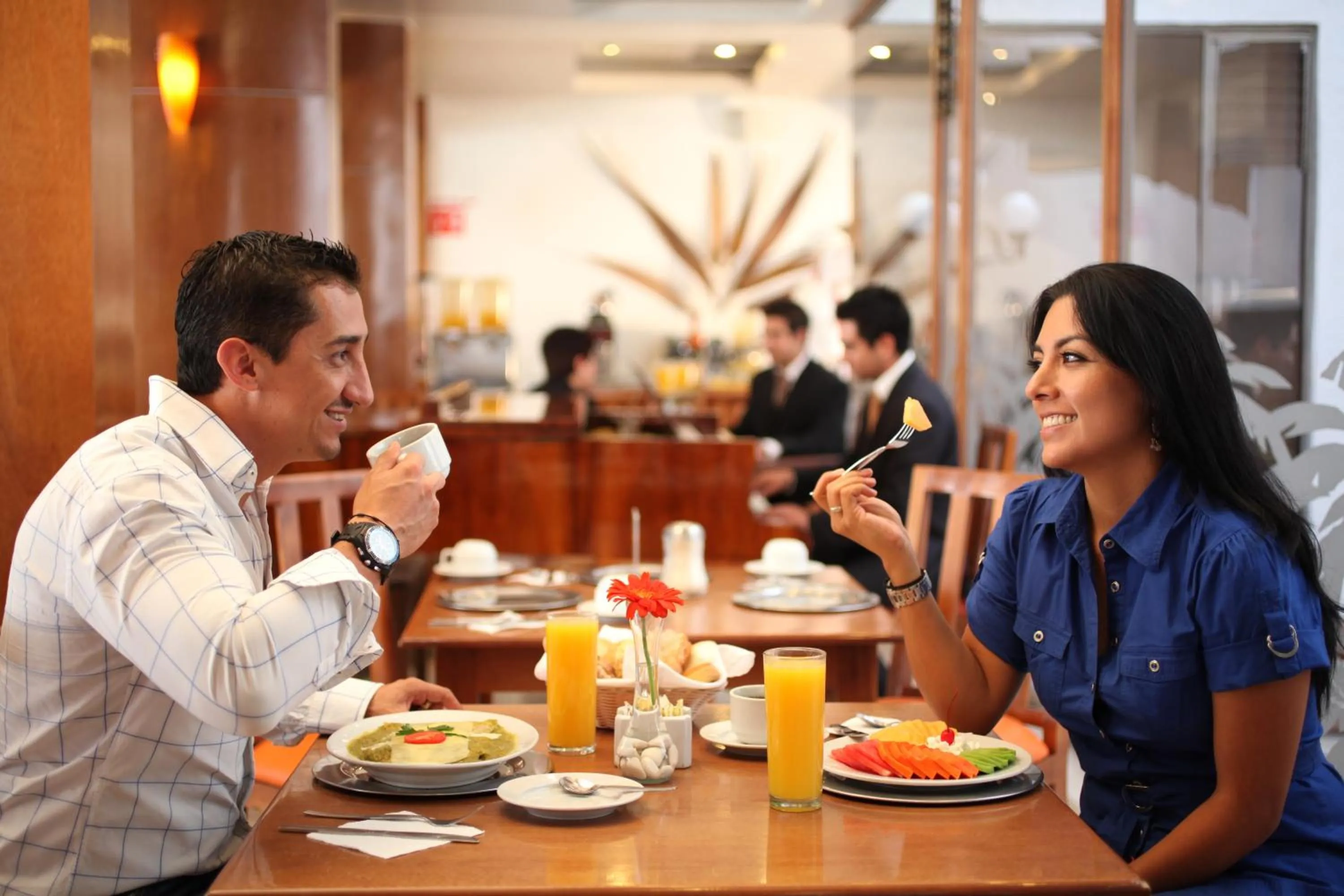 Restaurant/places to eat in Hotel Emily