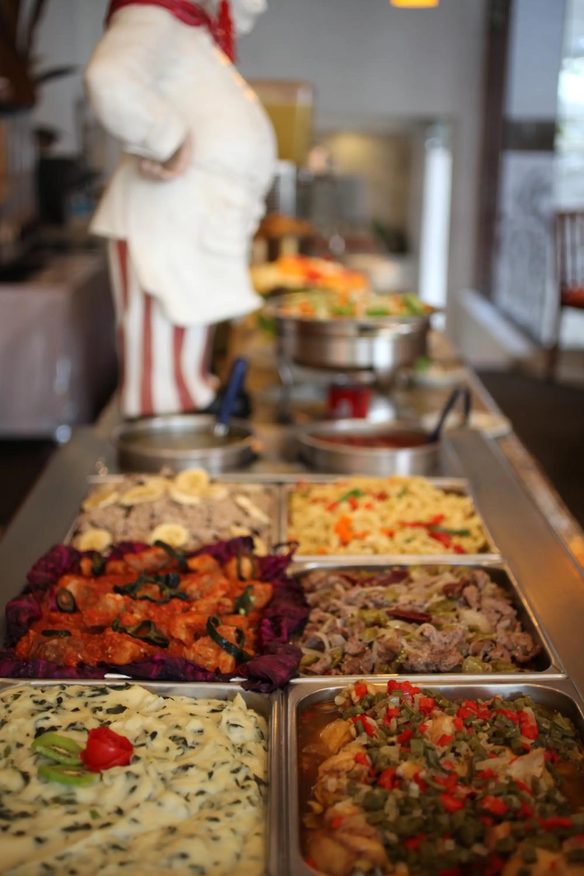 Restaurant/places to eat in Hotel Emily