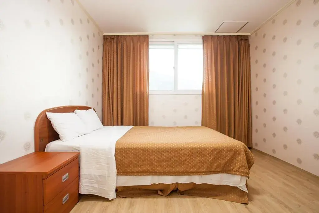 Bed in Muju Ilsung Condo Bed in Muju Ilsung Condo