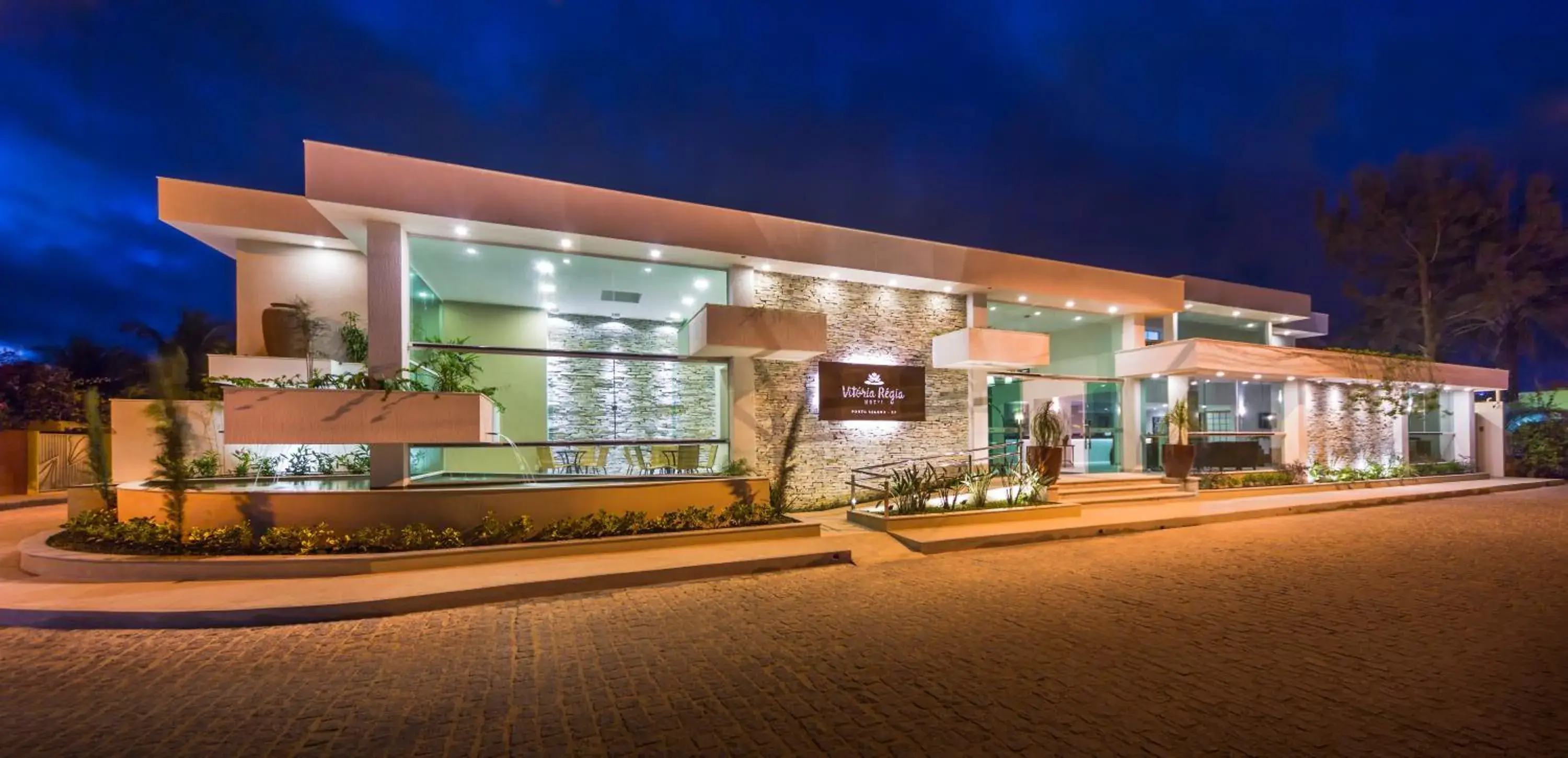 Facade/entrance in Vitoria Regia Praia Hotel Facade/entrance in Vitoria Regia Praia Hotel