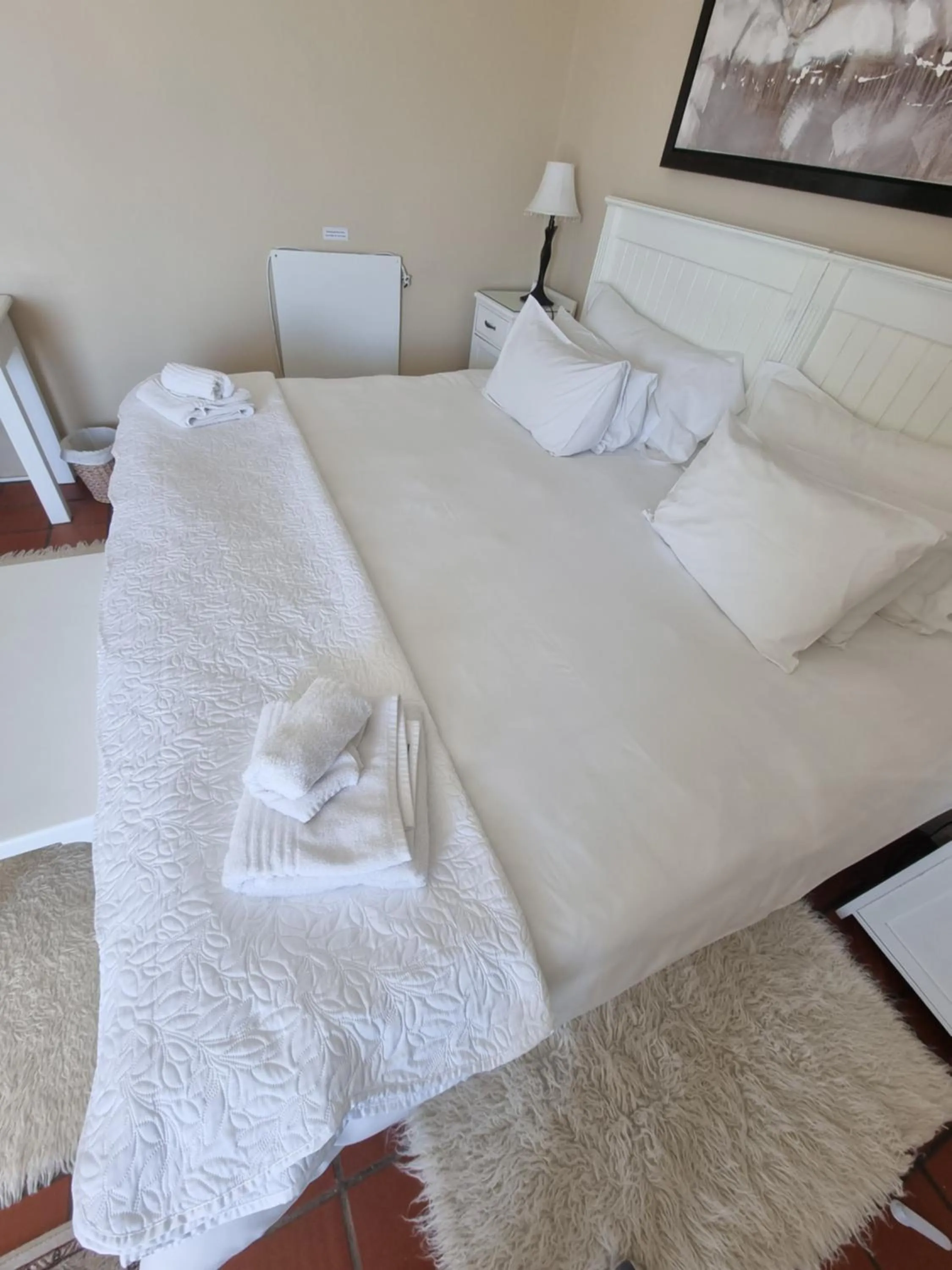 Bed in The Bay Lodge